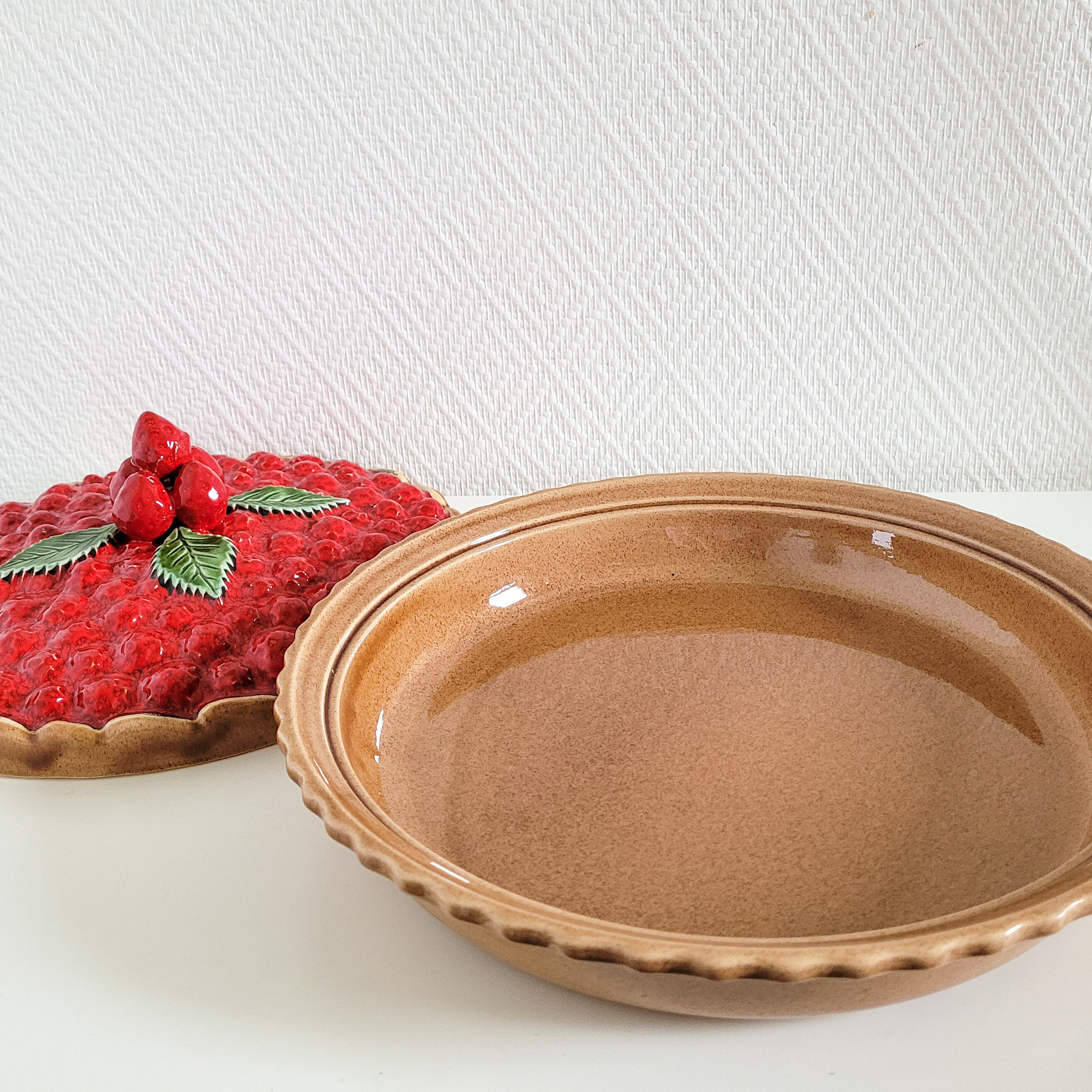 Slurry dish strawberry pie