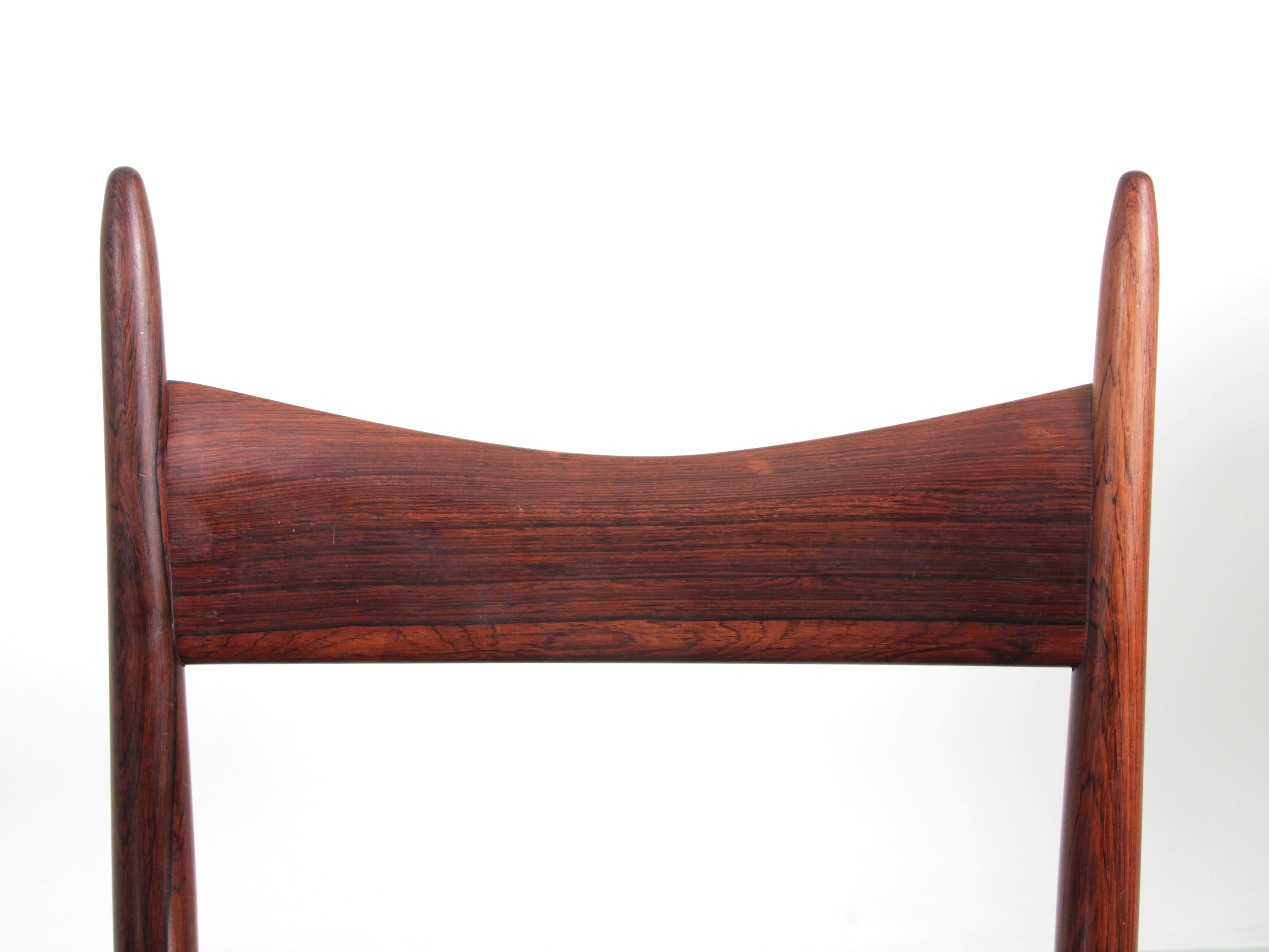 Suite of 4 Scandinavian chairs in Rio rosewood