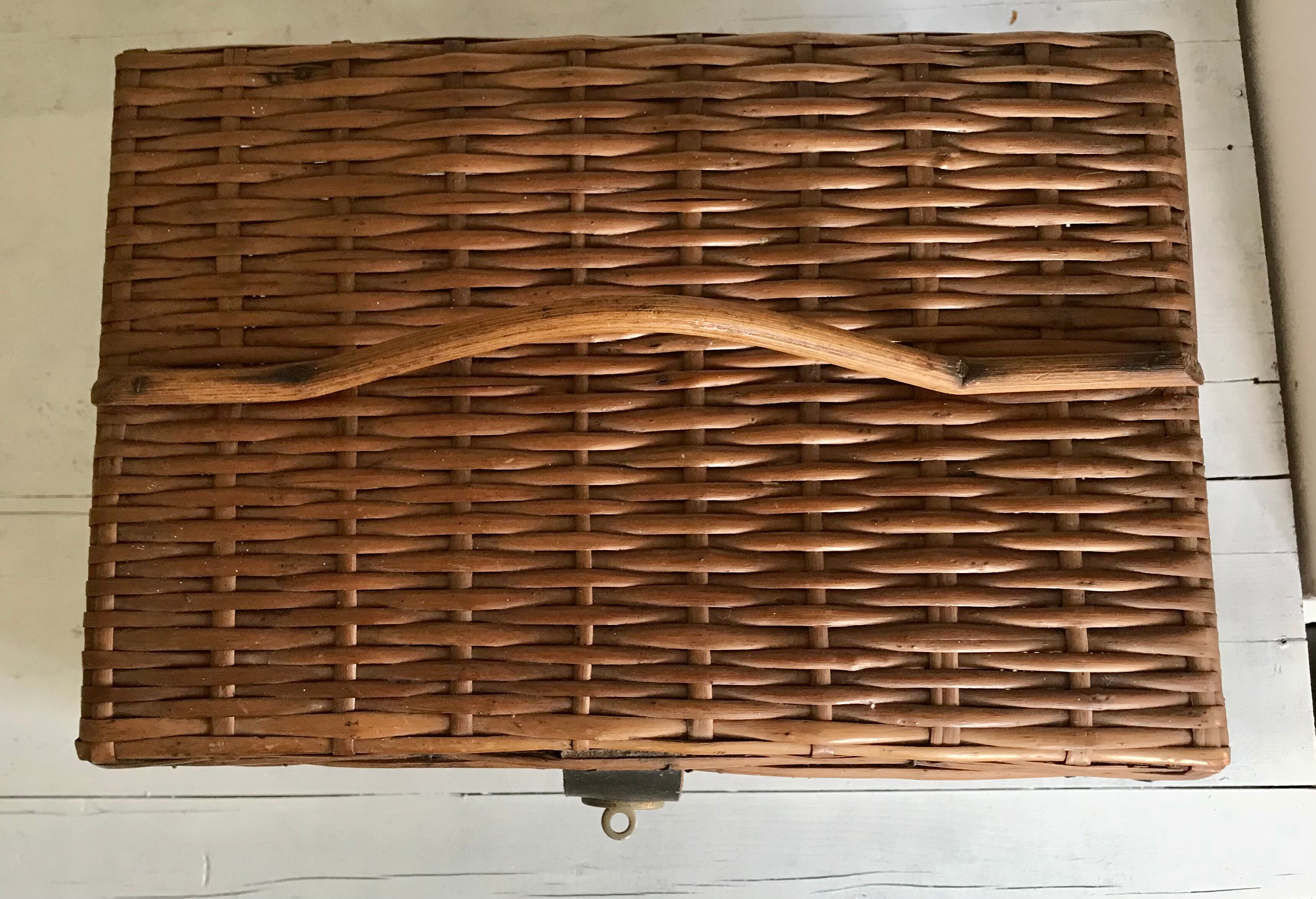 Ratin lid basket