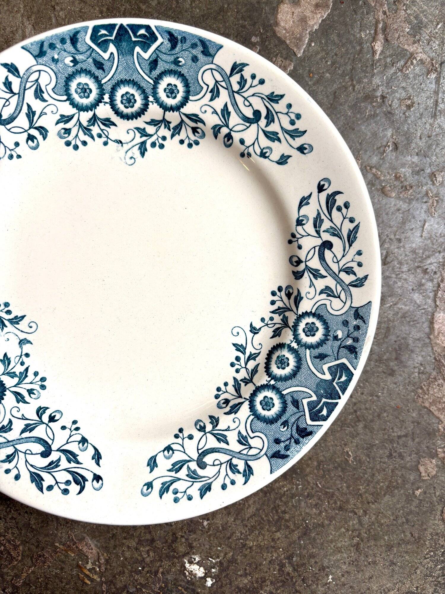 Longchamp ironware cake plate, "Luzy" service
