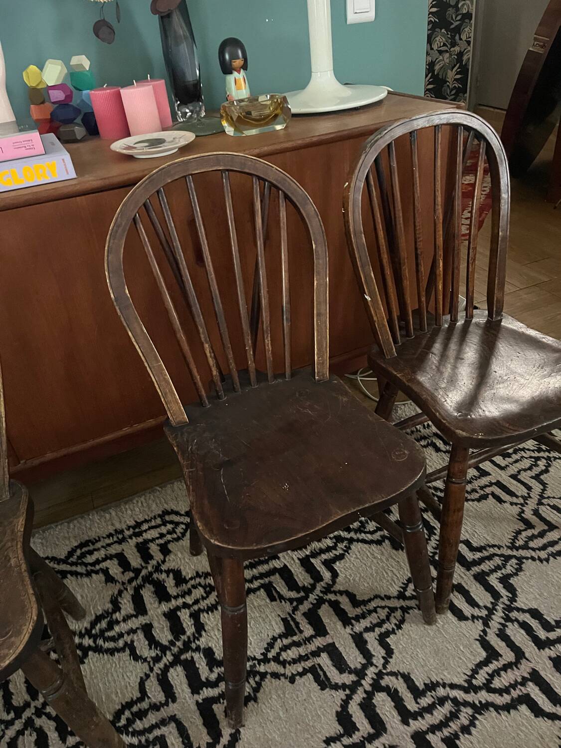 Set of 4 Windsor chairs