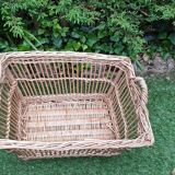 Old wicker laundry basket (61 cm)