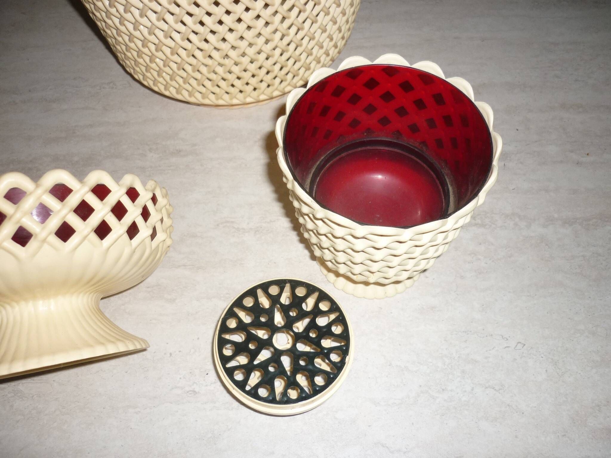Lot of red and beige Emsa vases, flower spikes, pot cover and a bowl