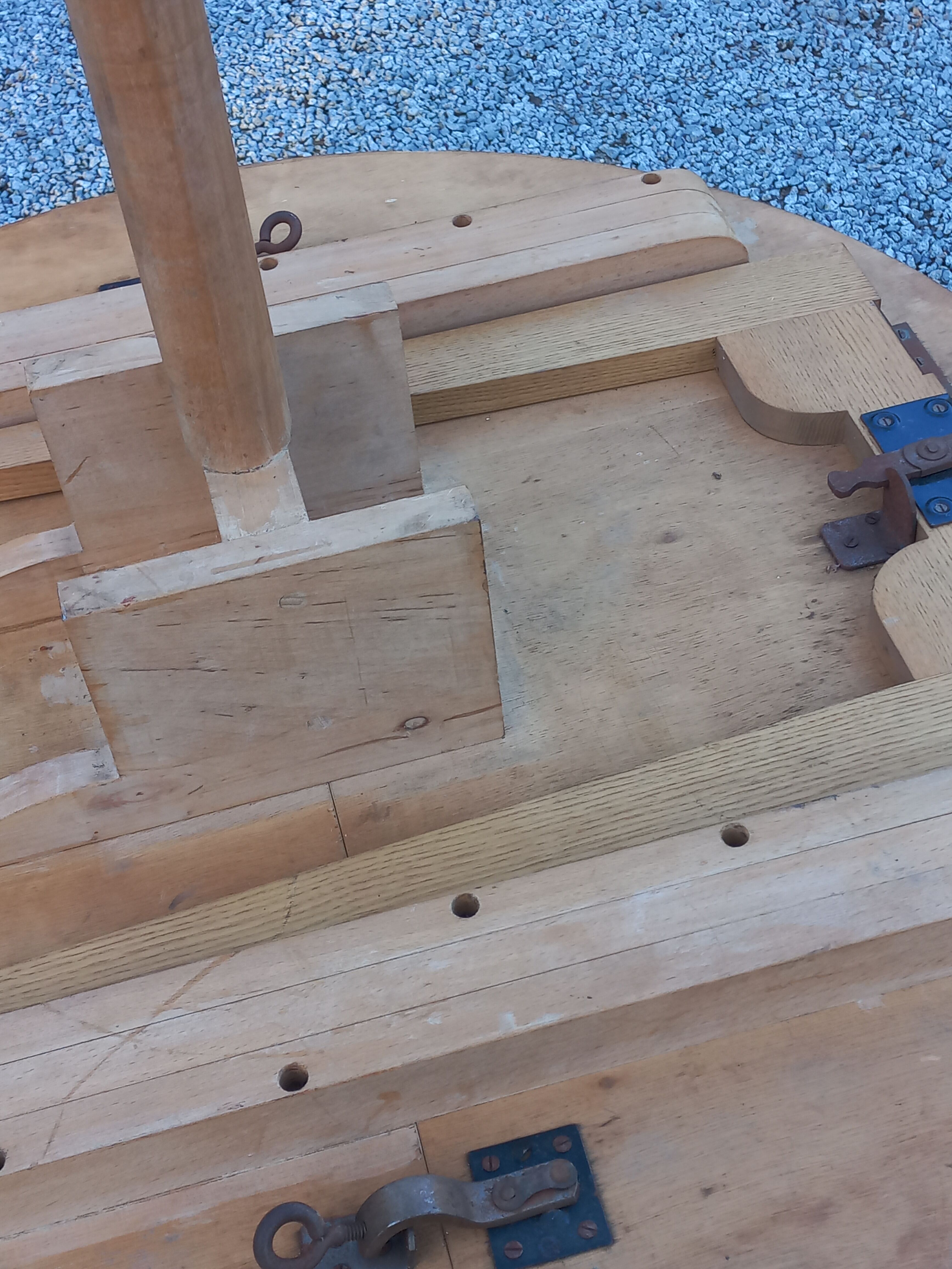 1950s round oak table, 2 heights, central quadripod leg