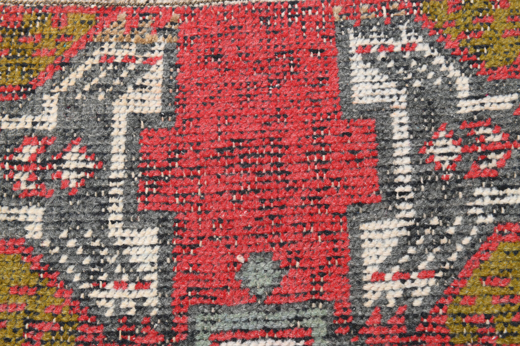 Coral red vintage rug 91x45cm