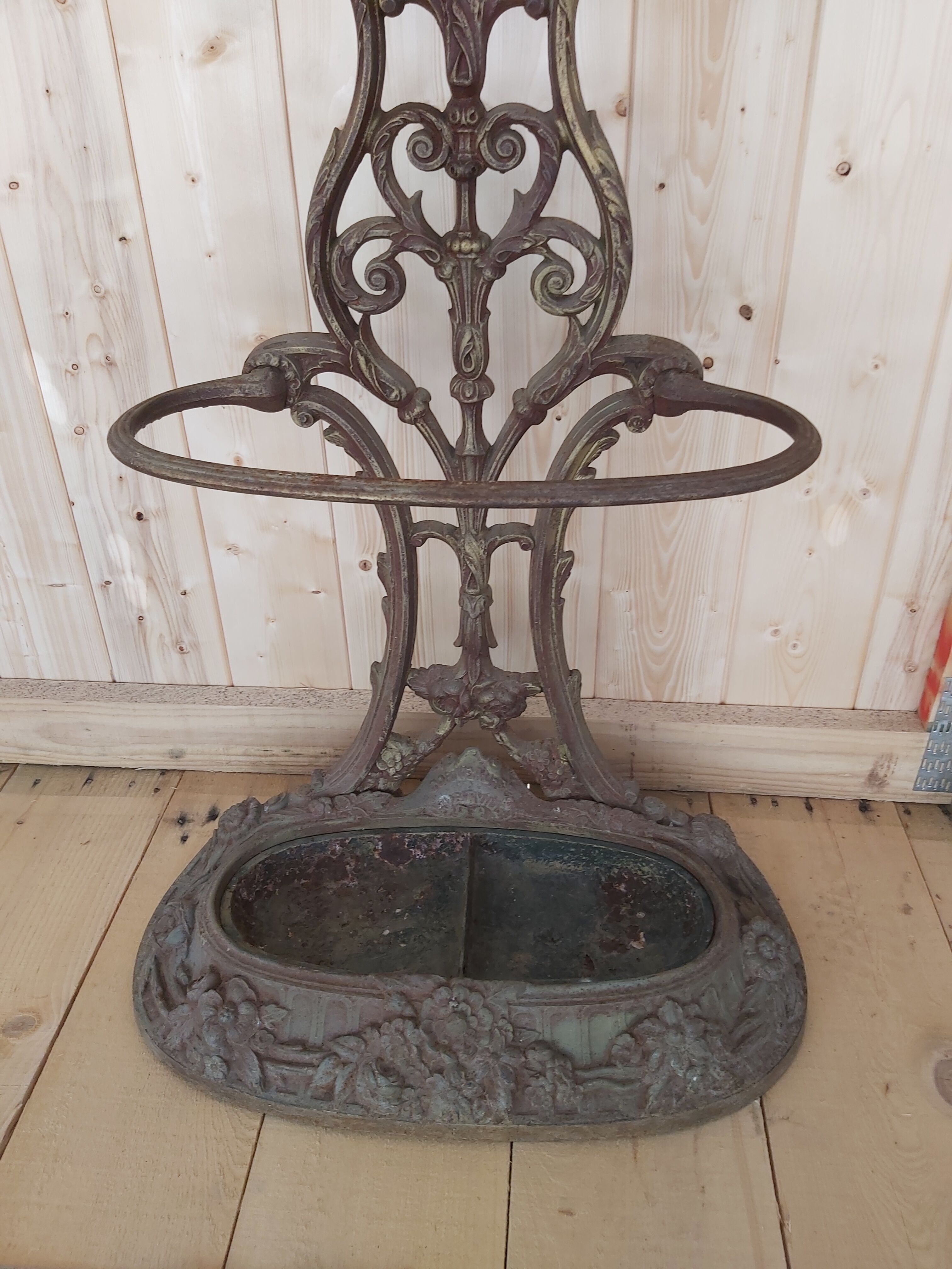 Cast iron coat rack Corneau F Charleville XIX th