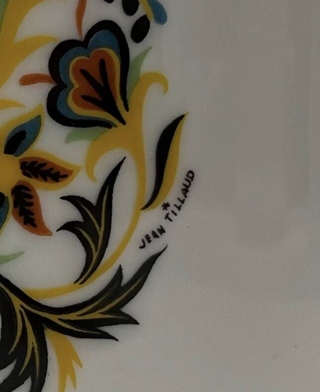 Numbered porcelain soup tureen from Couleuvre.