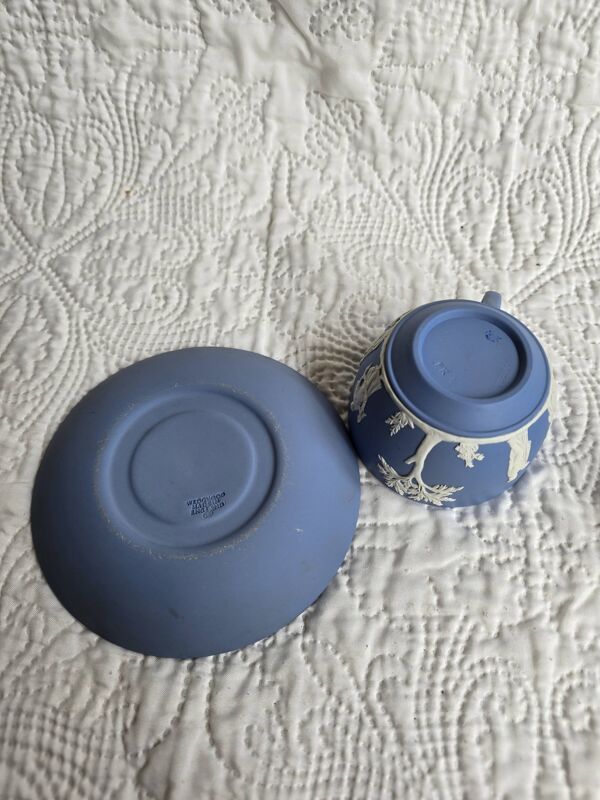 Service thé Wedgwood en biscuit bleu et blanc