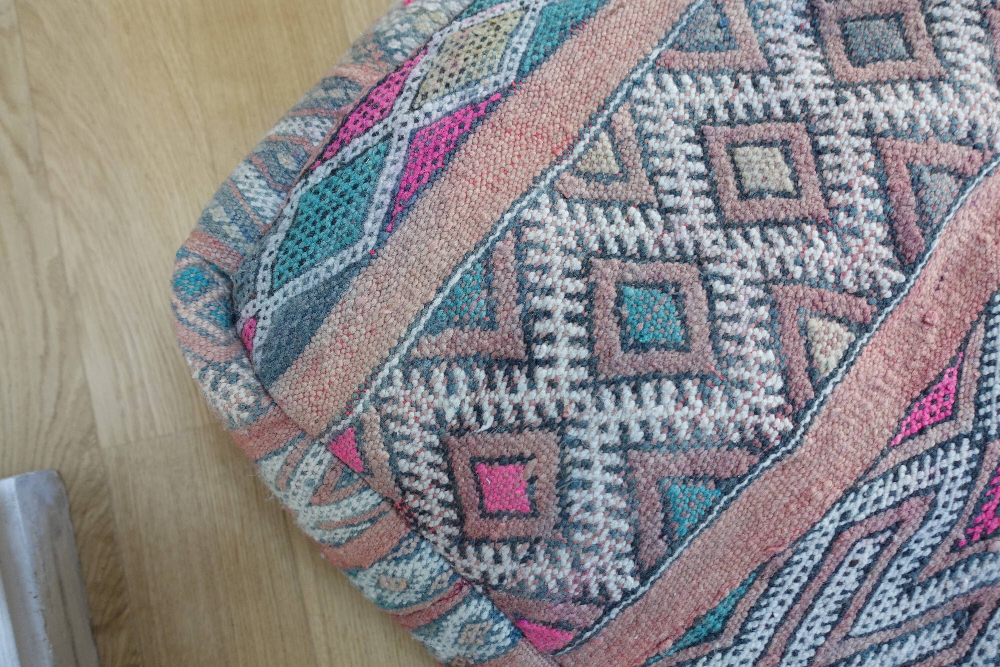 Vintage beni ouarain pouf