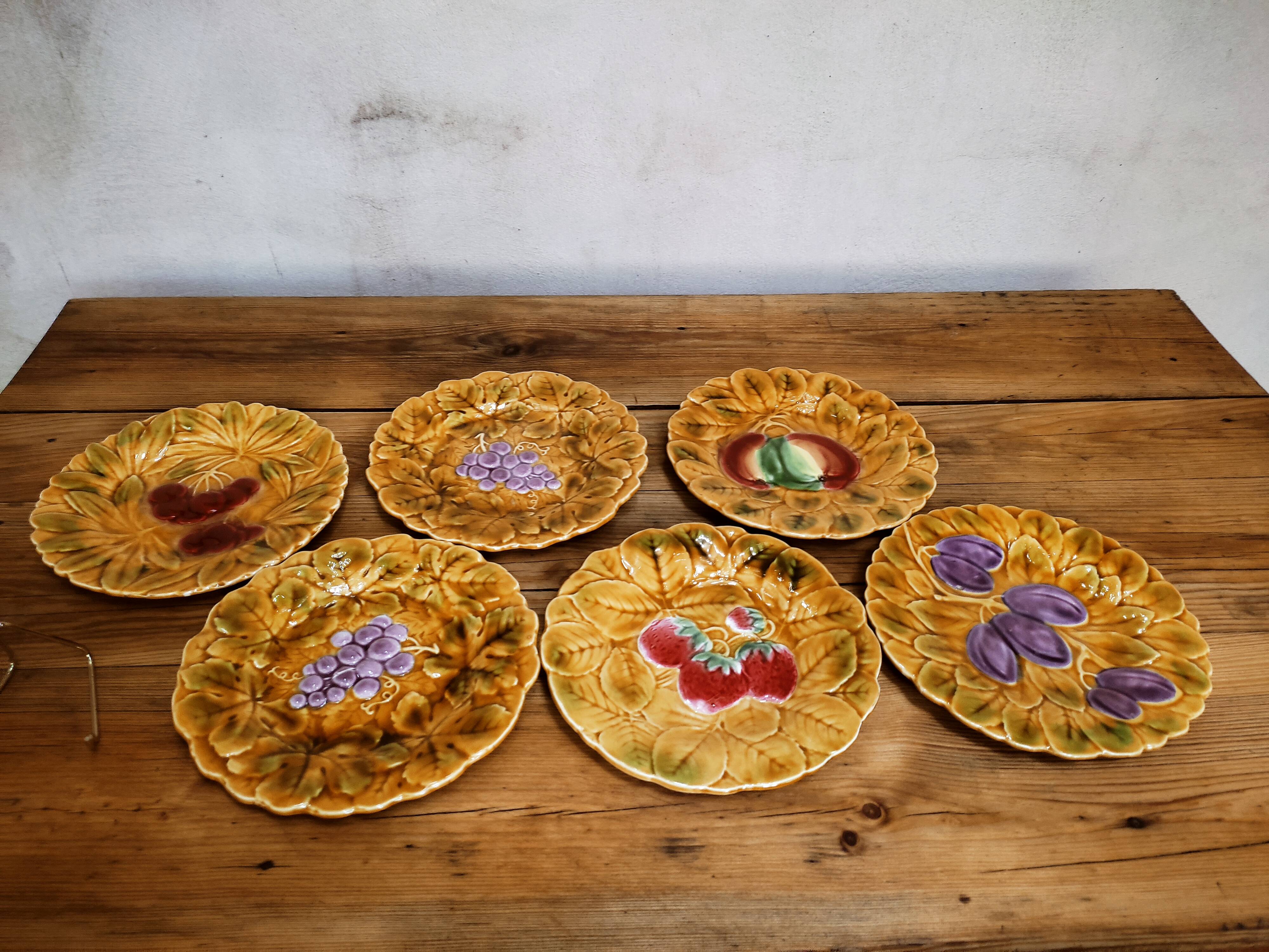 6 dessert plates in barbotine