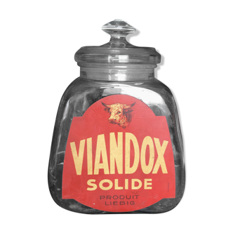 Large antique jar in Viandox