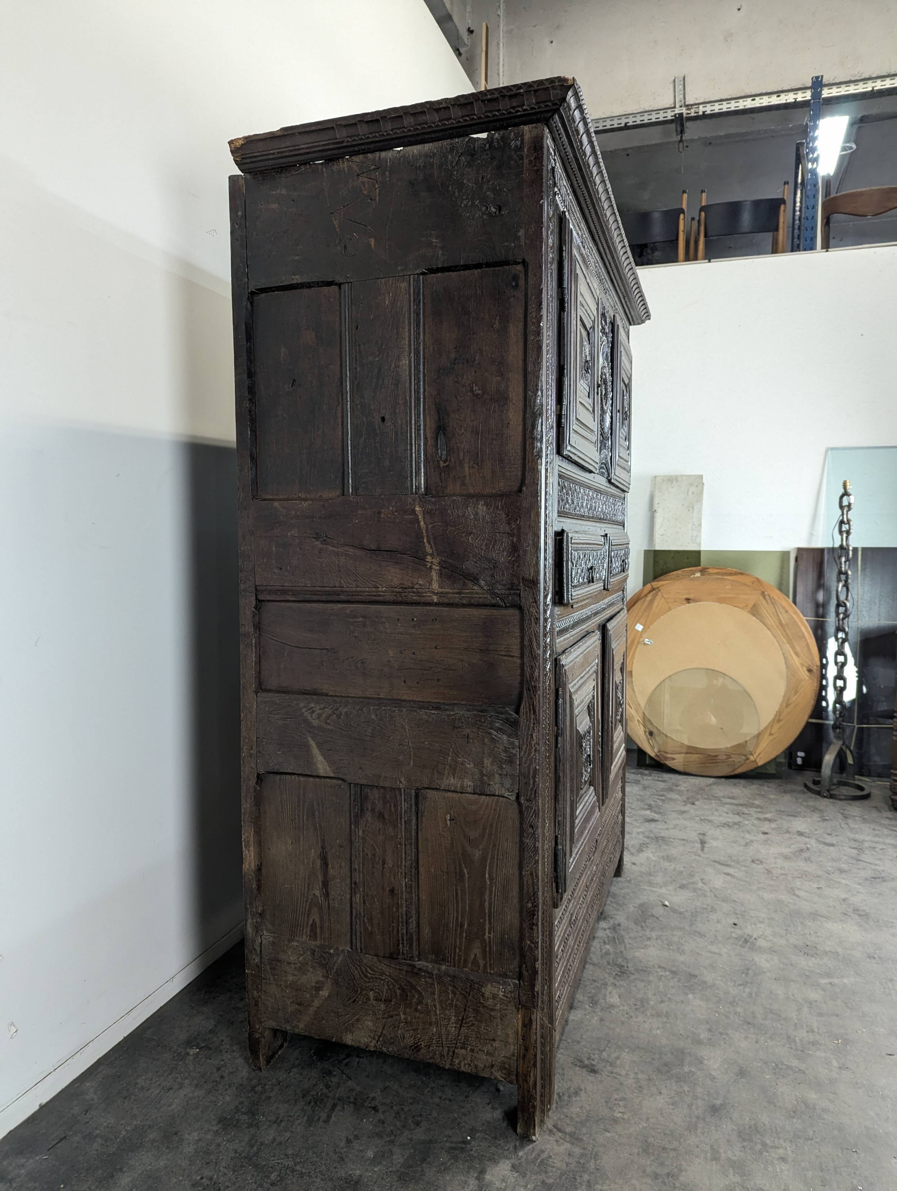 Buffet from the 17th century, Popular Art from the Auvergne region.