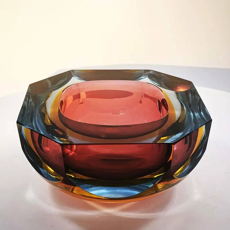 1960s Octagonal Multi-faceted Ashtray in Uranium Murano Glass