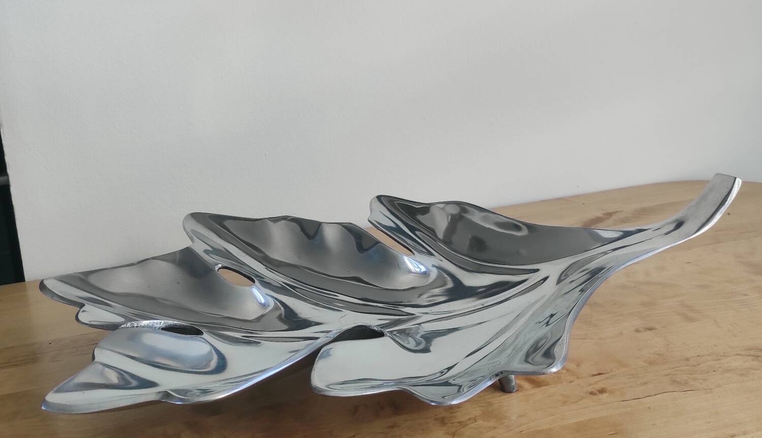 Large fruit bowl, centrepiece.