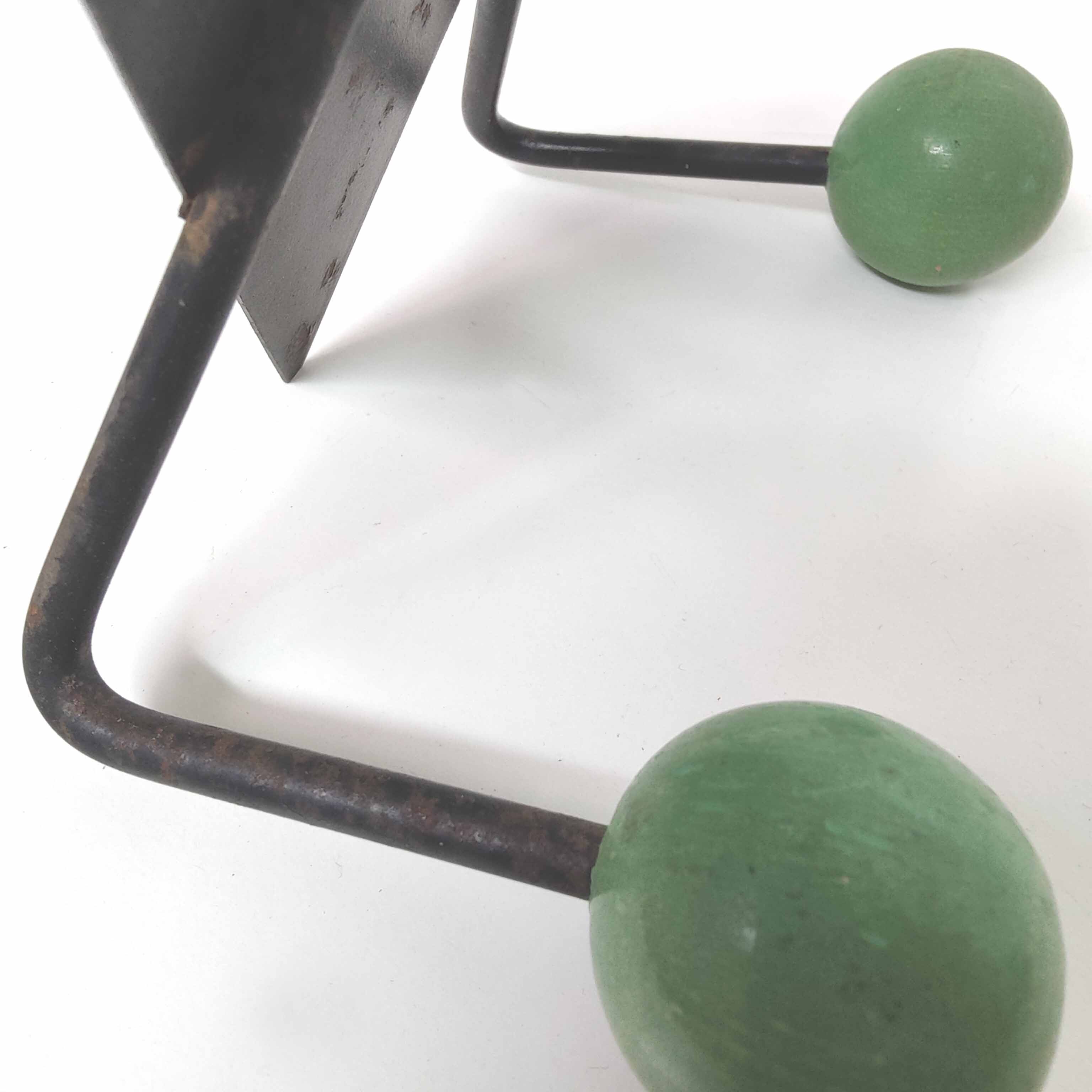 Coat rack V hooks 2 balls green wood
