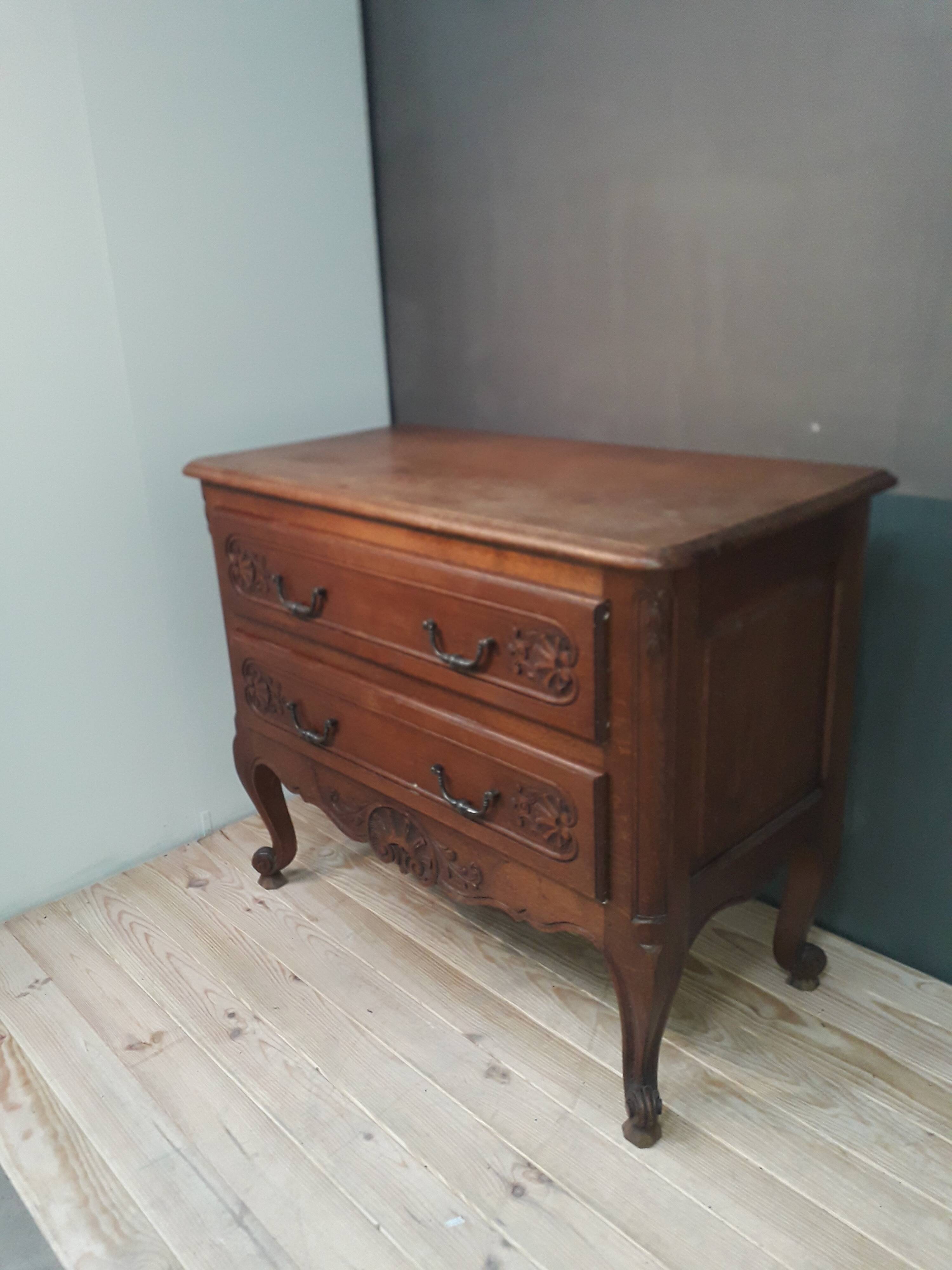 Commode style Louis XV en chene