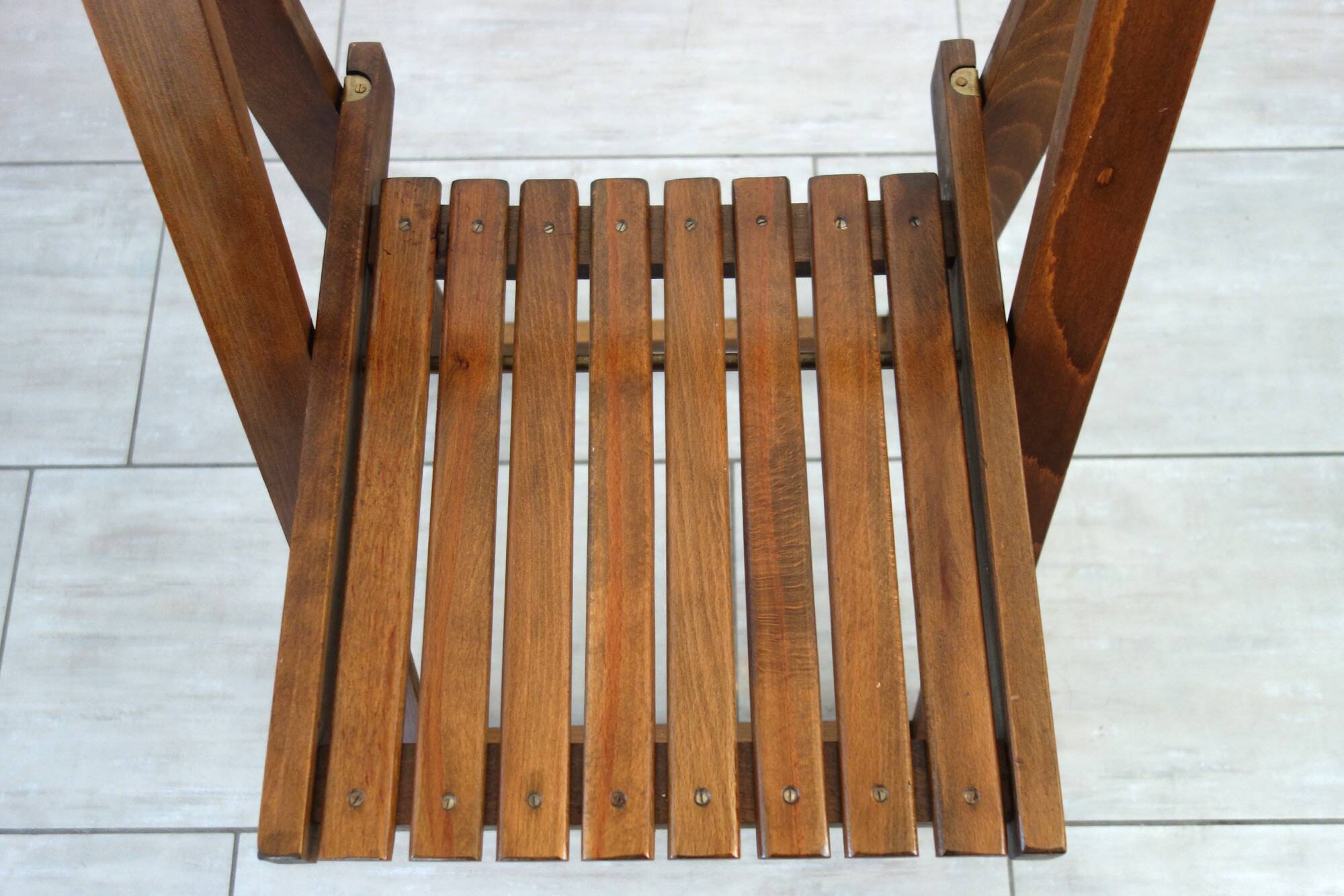 Drop-leaf table and 4 folding chairs, 1960