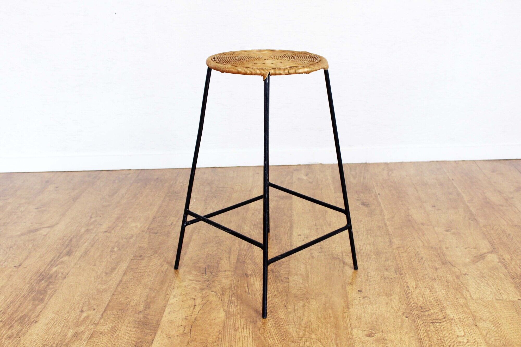 Stool metal and wicker of the years 50