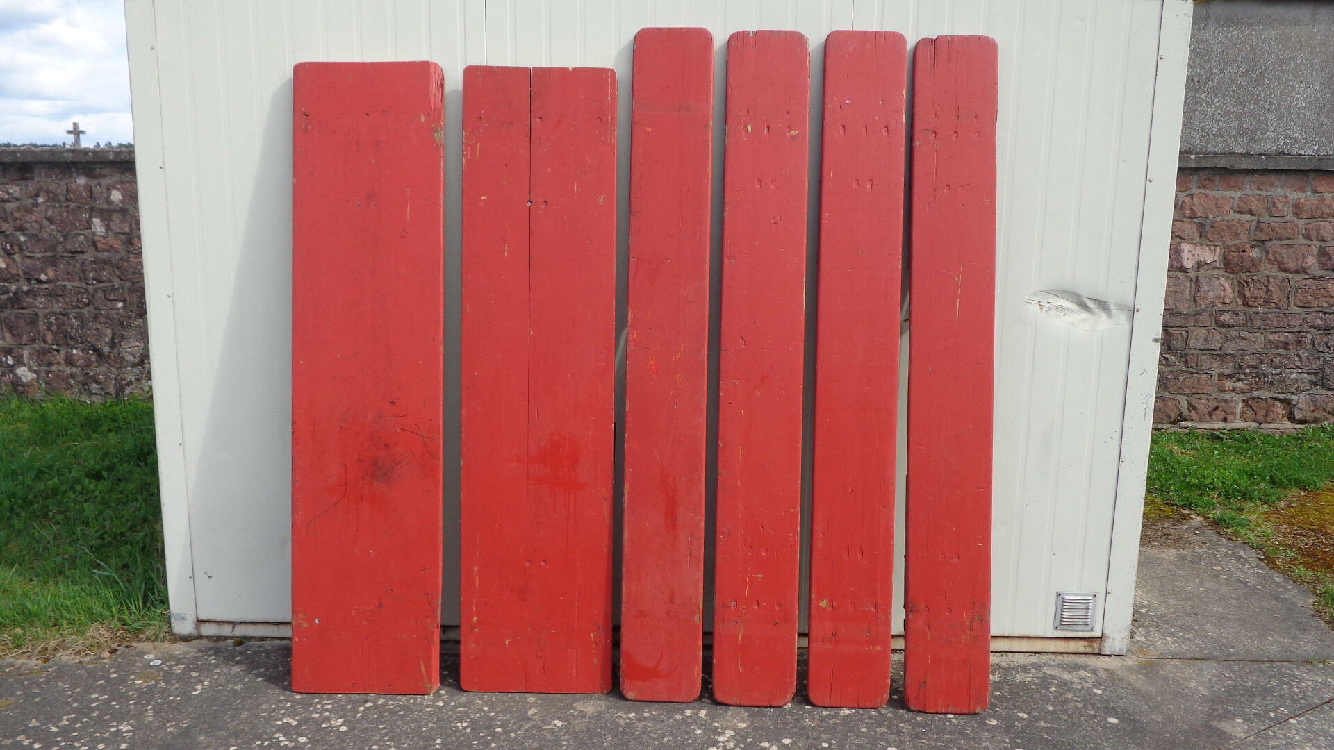 2 placemats and brewery benches