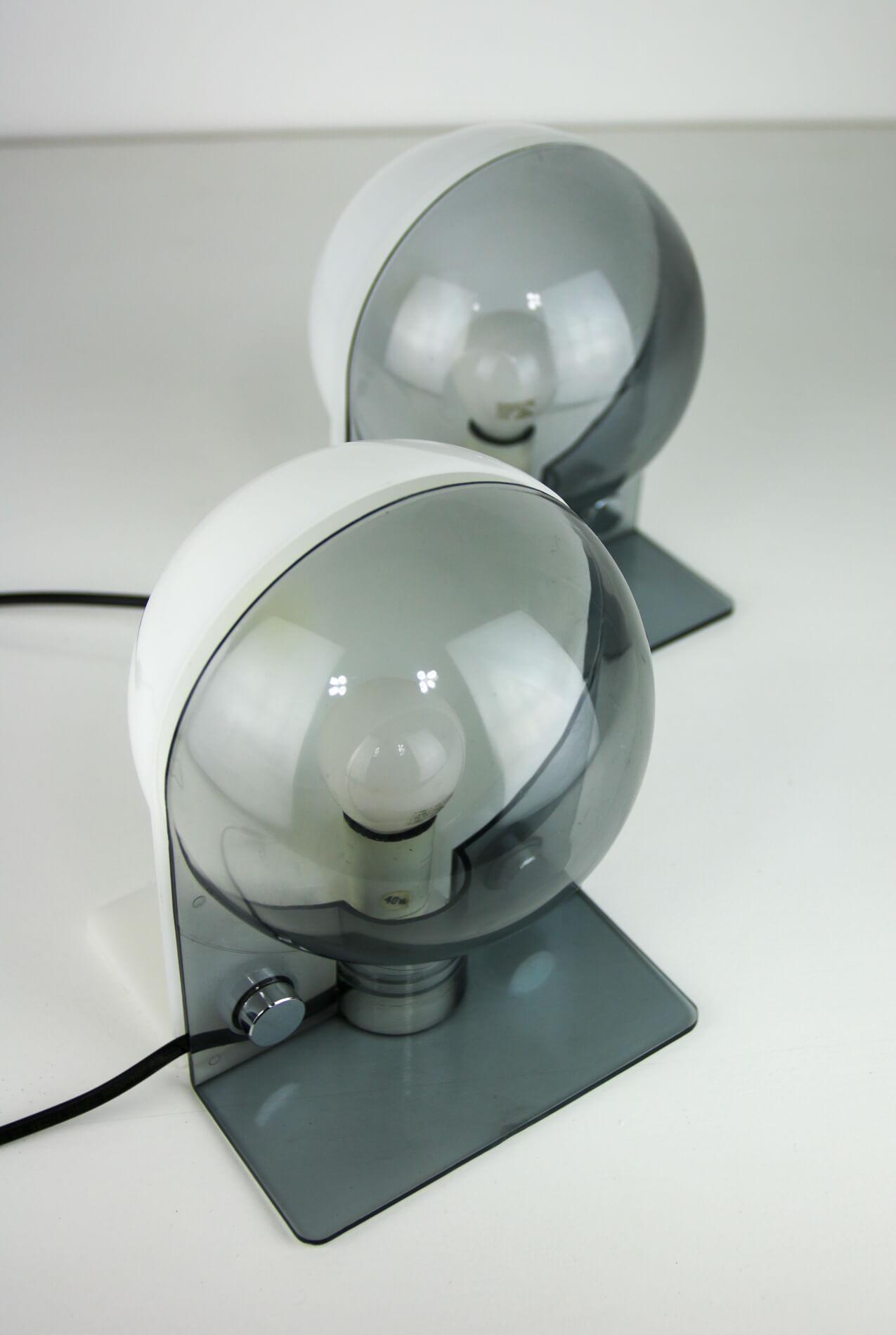 Lampe de table Sirio gris et blanc de Guzzini