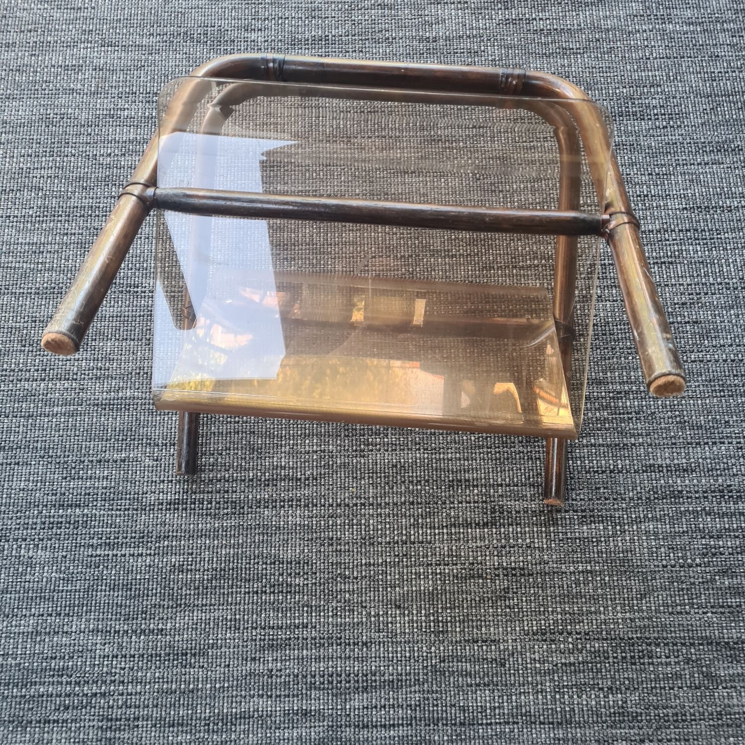 Magazine rack: plexiglass and rattan