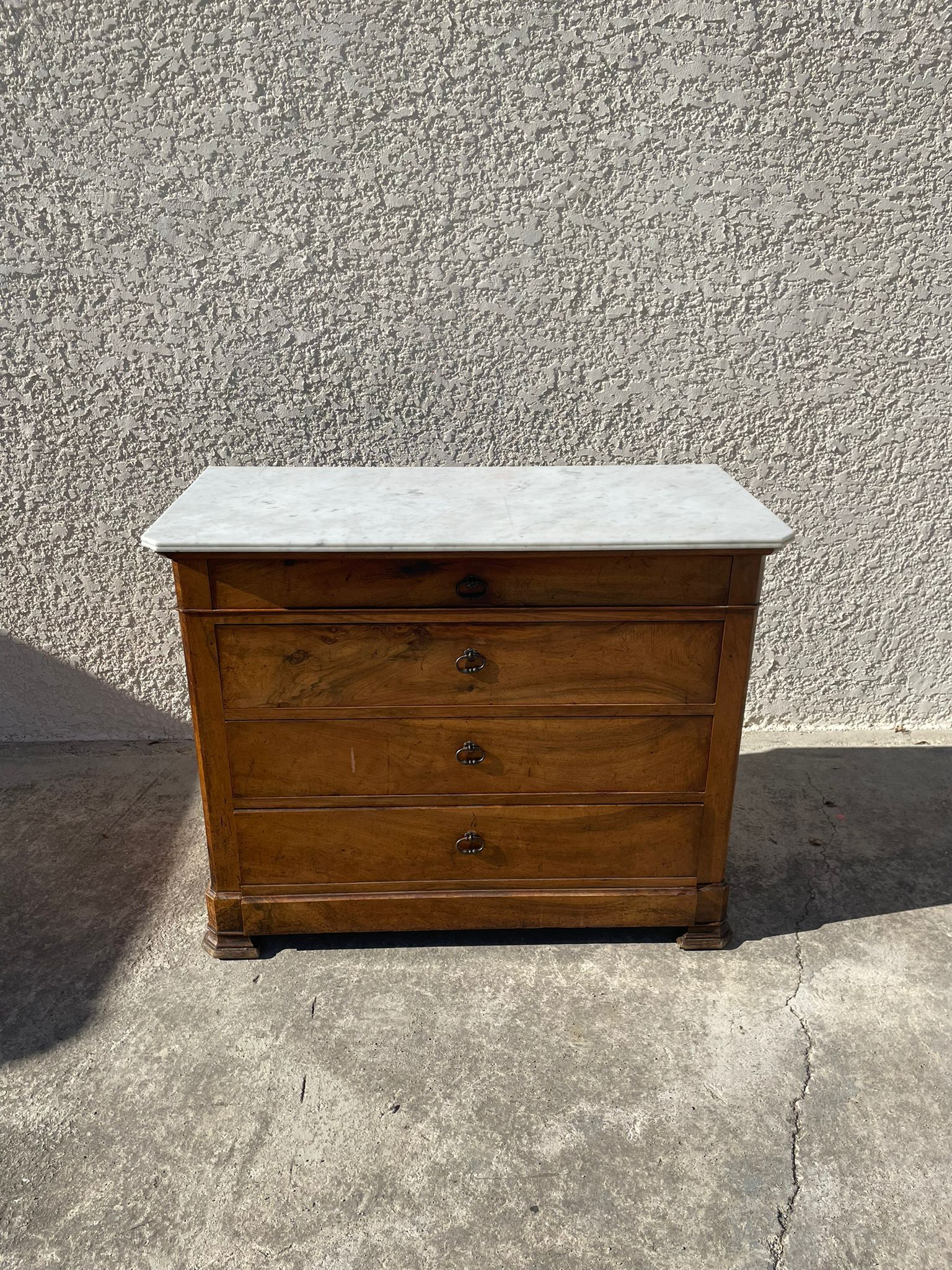 Chest of drawers marble top