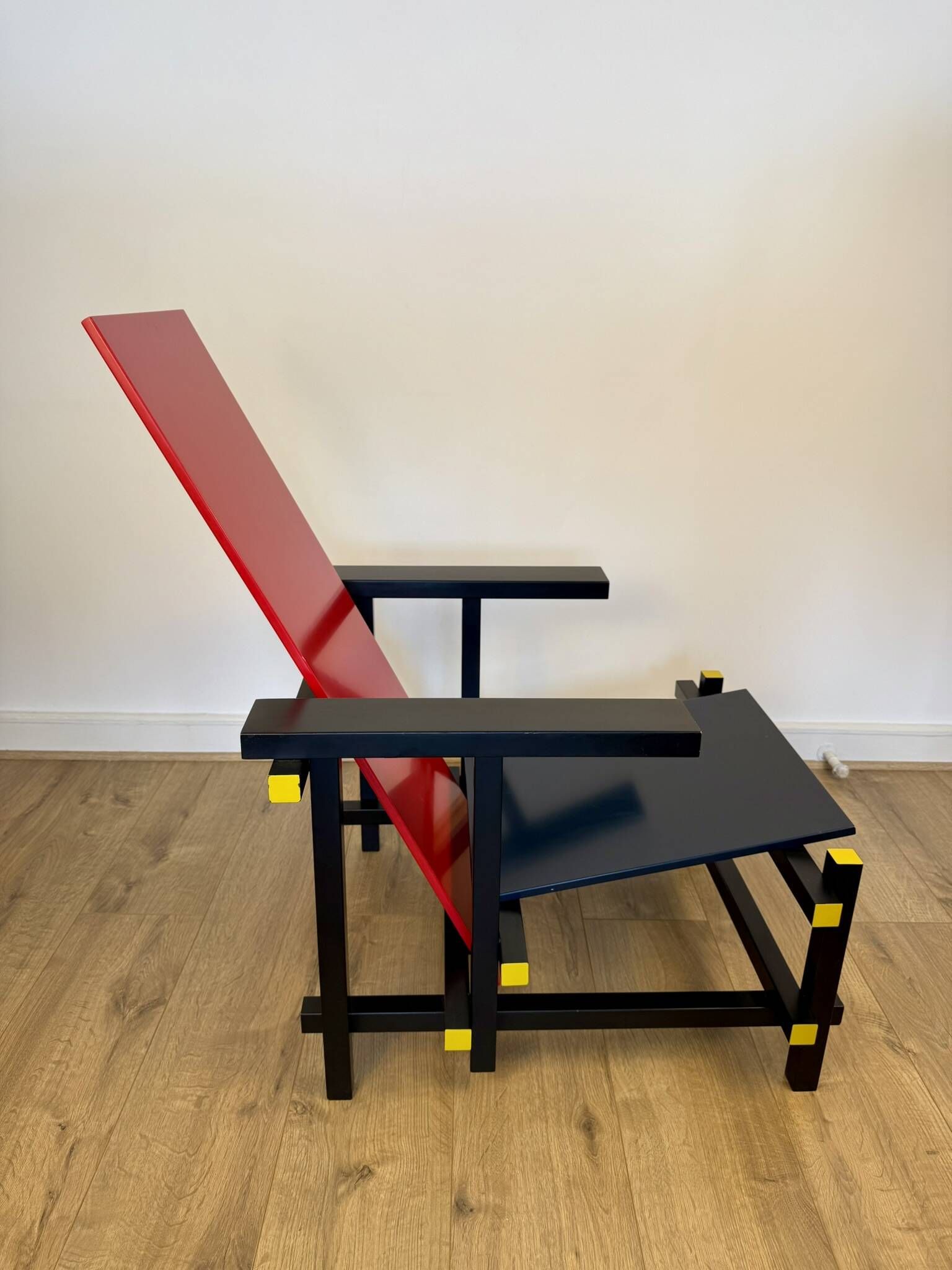 Red and Blue Chair in the Style of Gerrit Rietveld – De Stijl Movement
