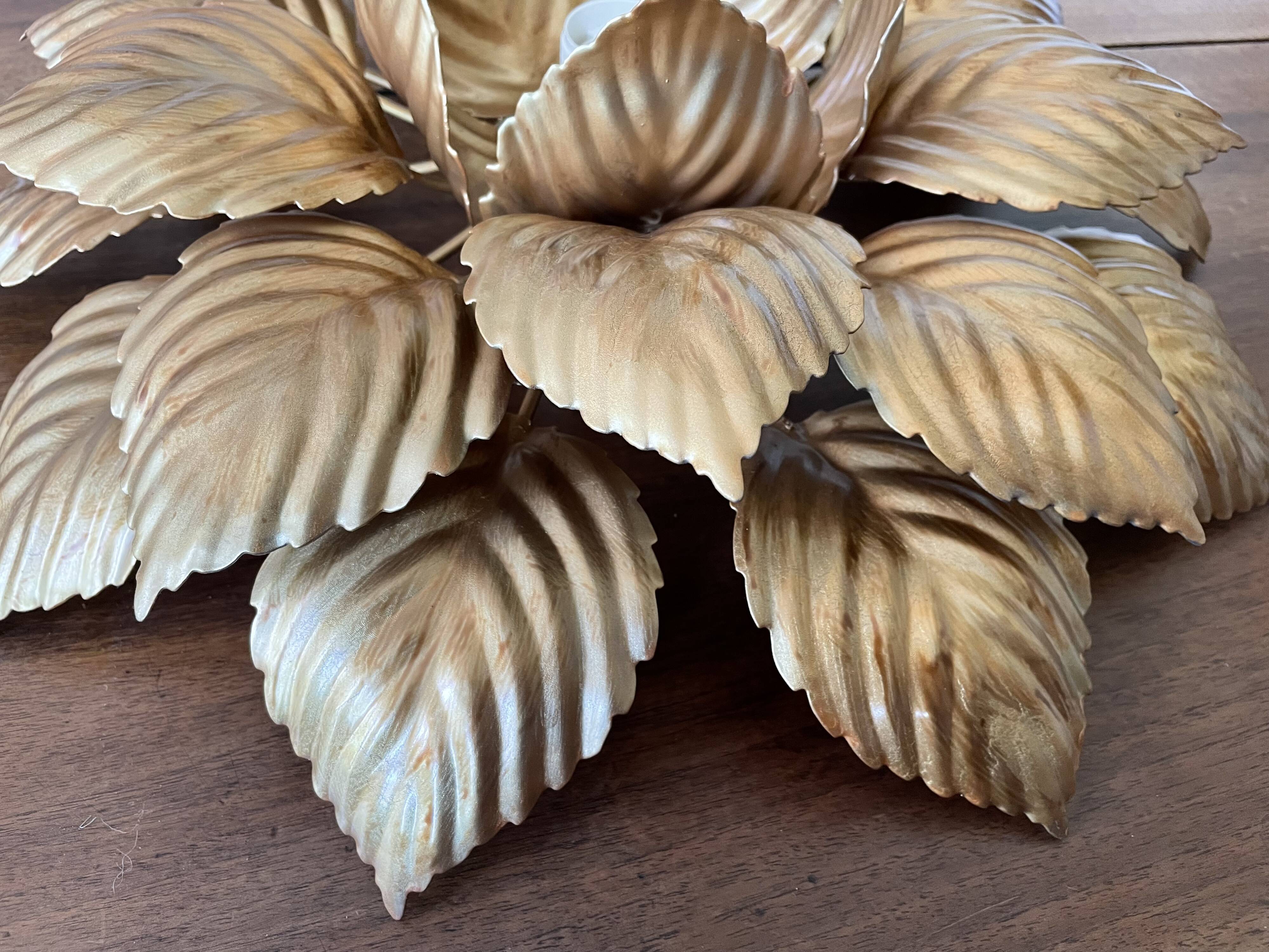 Ceiling light golden flower