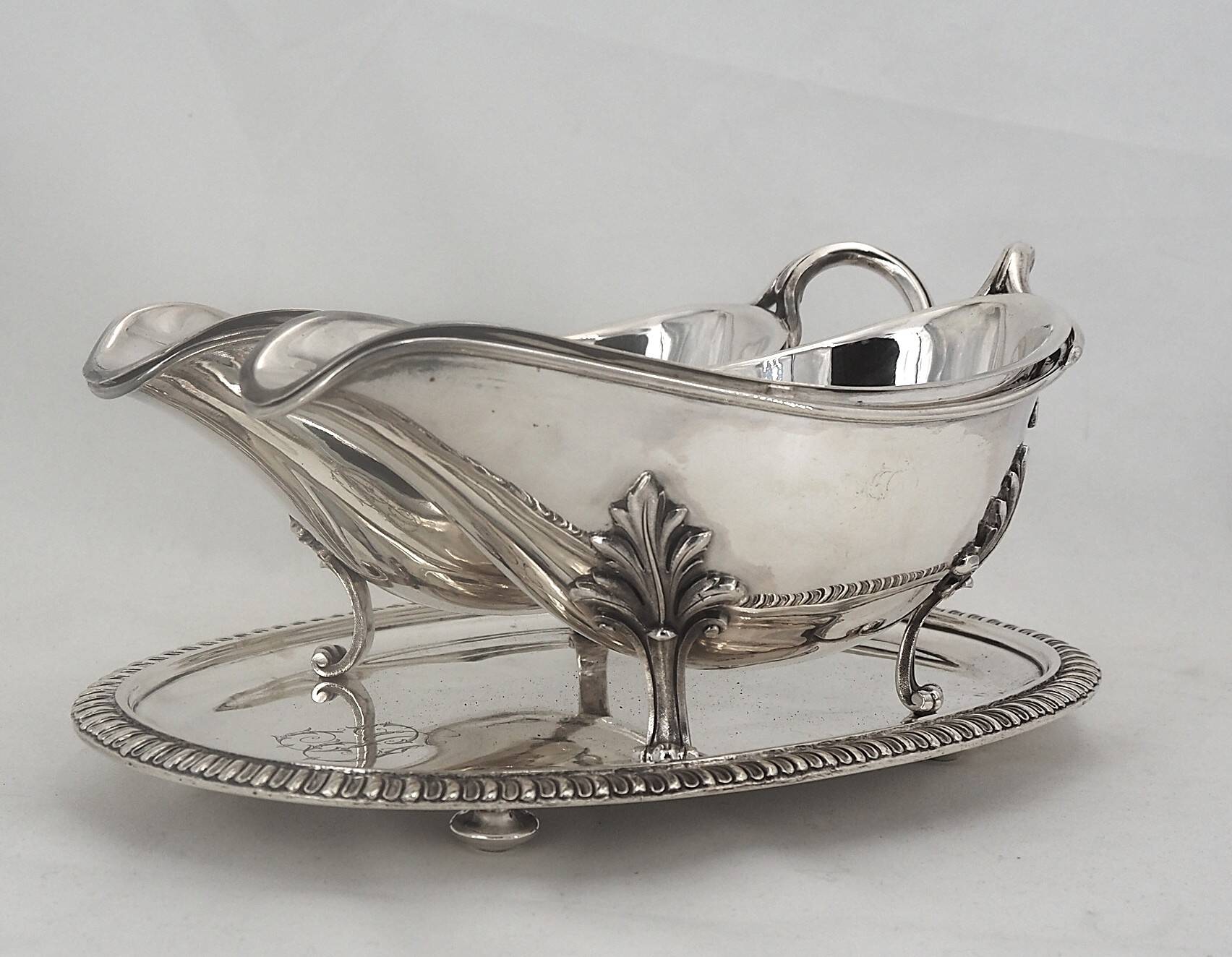 Idiot, double sauce boat + liners, Minerva silver, excellent condition, 19th century, 1.798 kg