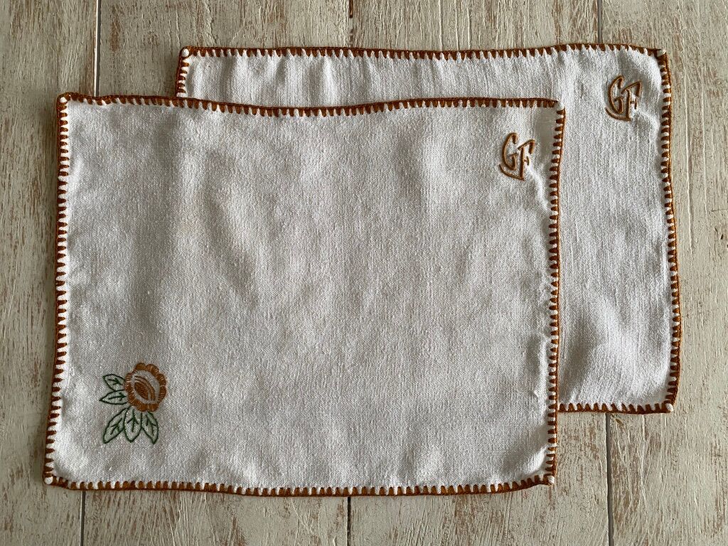 12 old hemp embroidered placemats - 39x27 cm