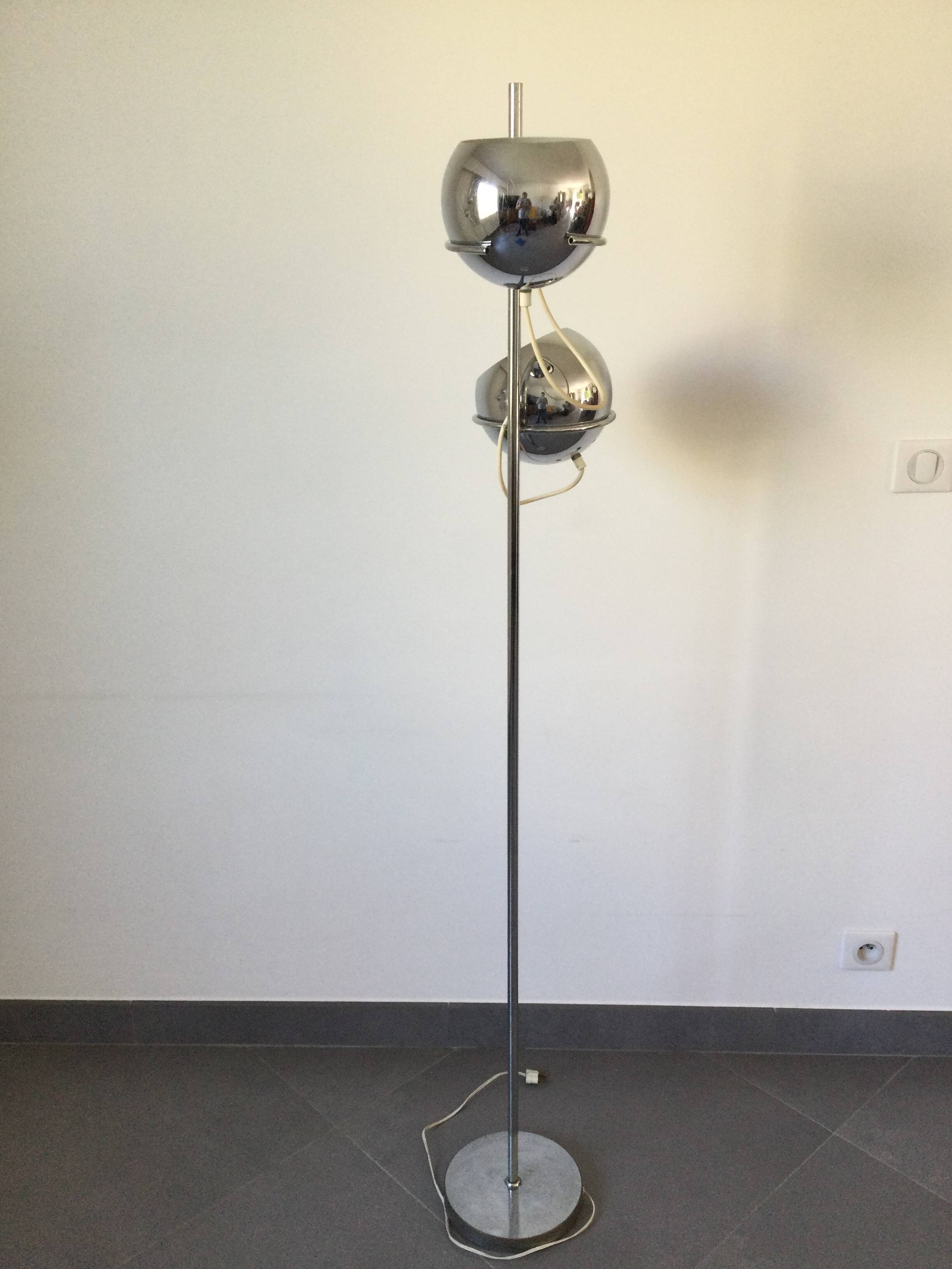 Lampadaire en métal chromé eyeball
