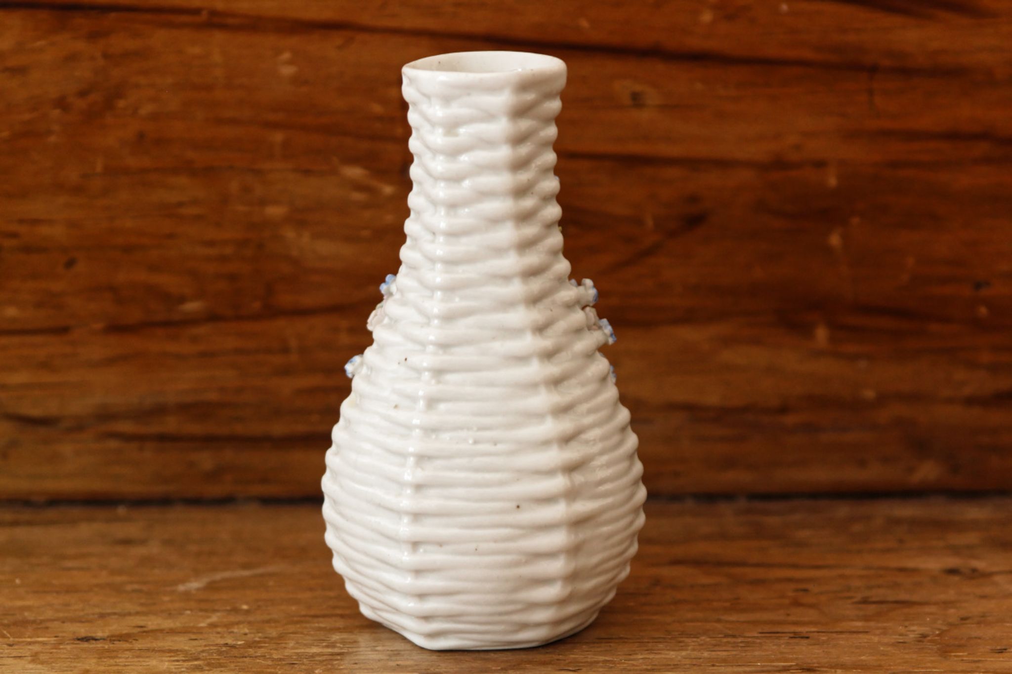 Vase soliflore en barbotine