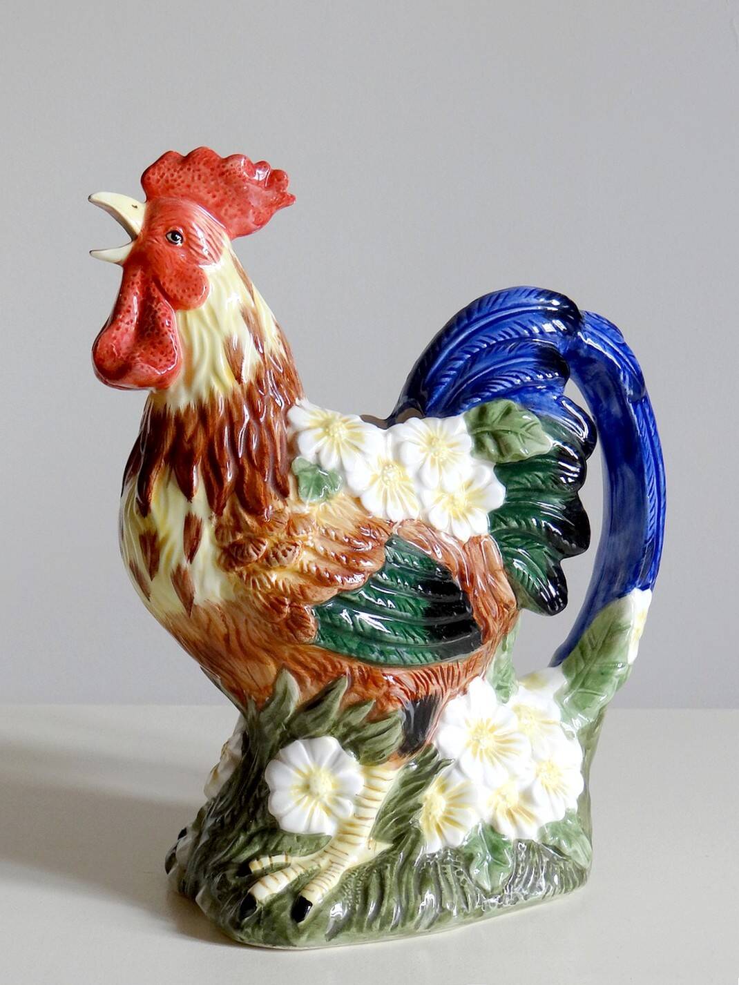 Cockerel slip pitcher