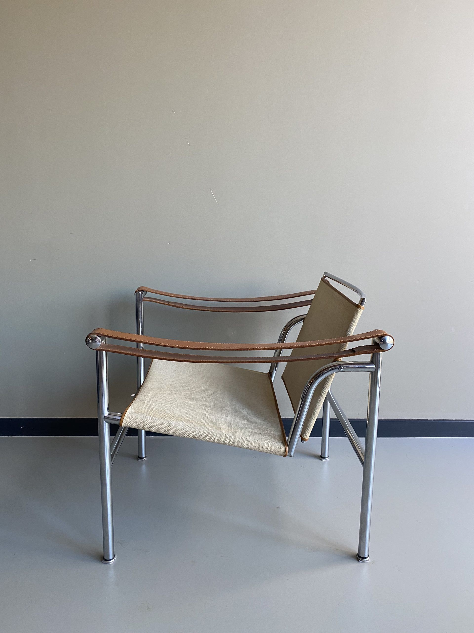 LC-1 Le Corbusier Chair