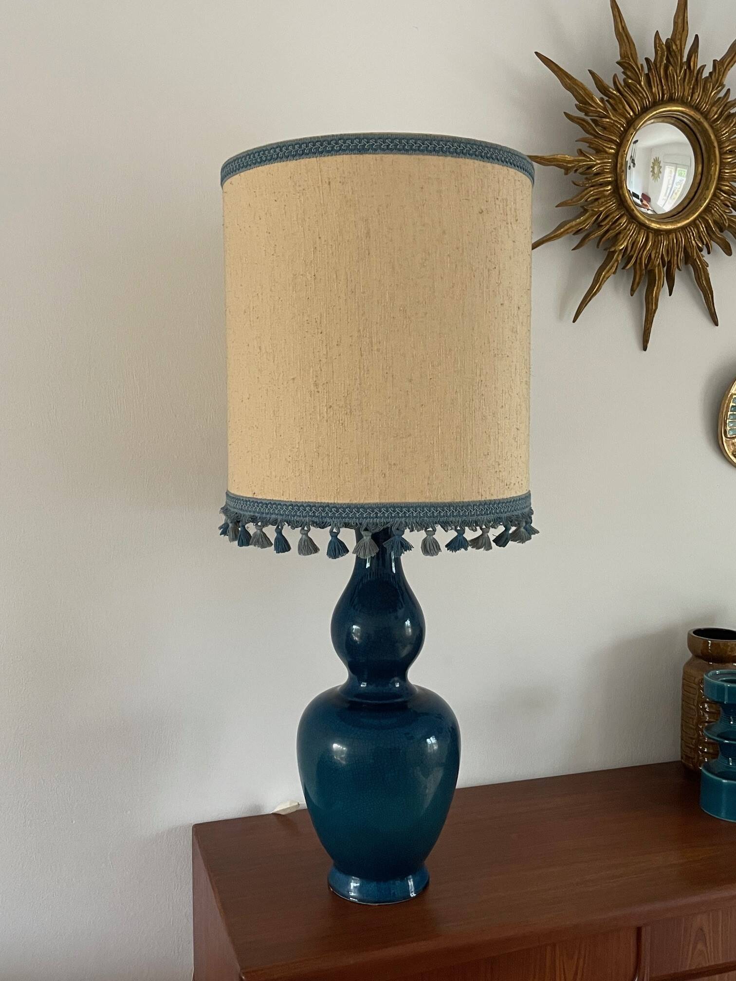 Vintage ceramic lamp from the 1970s.