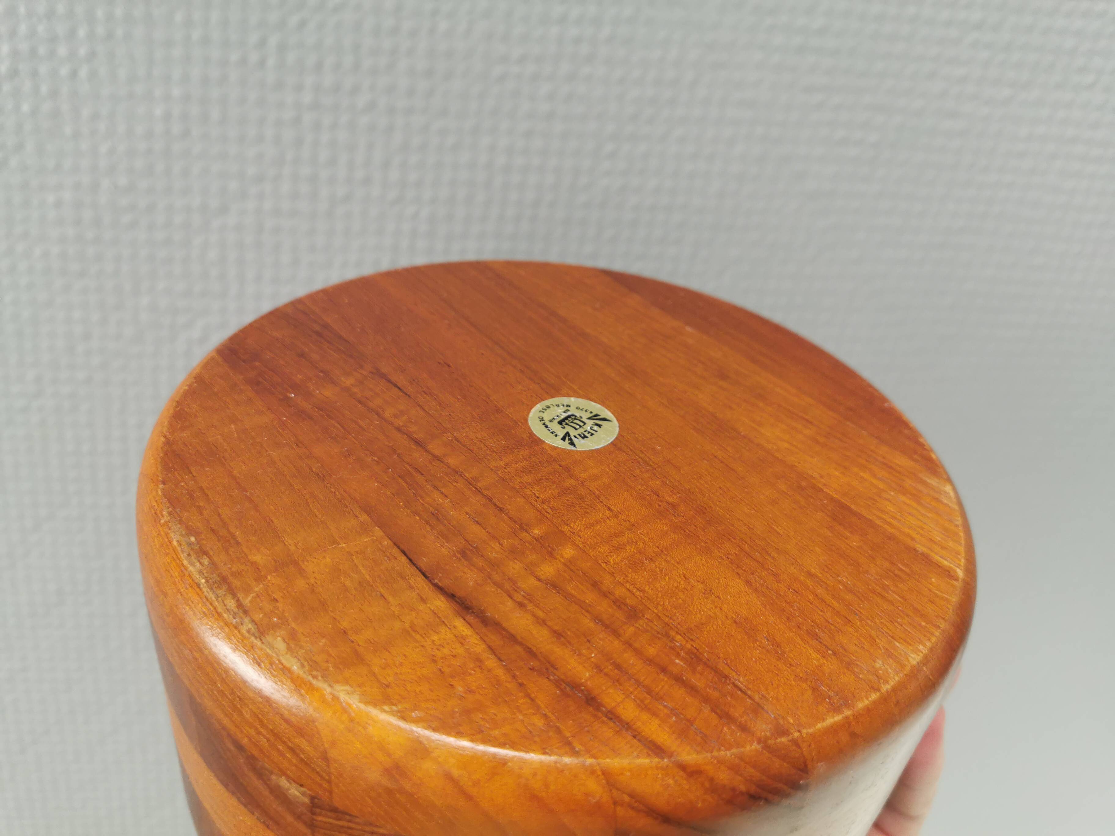 Beautiful wooden bowl in teak from Danish Kjeni 1950s.