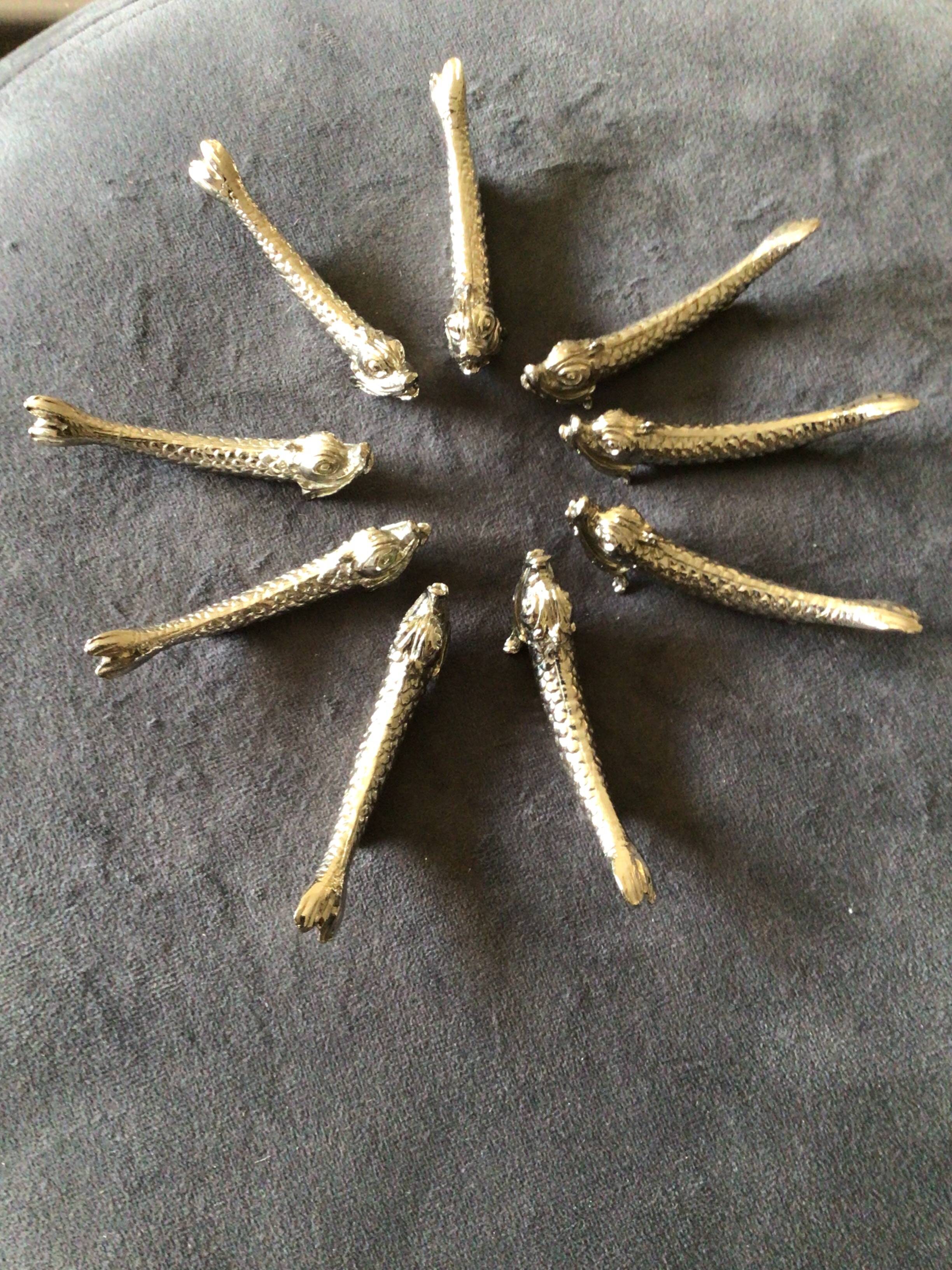 Fish knife holders
