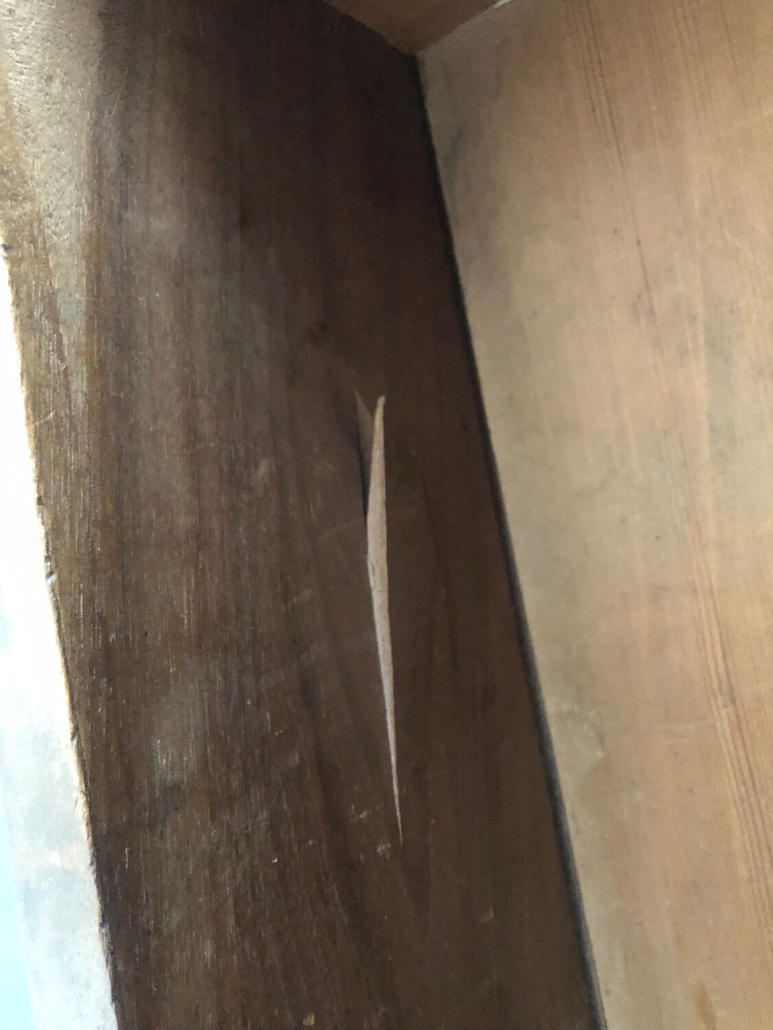 Wooden chest of drawers