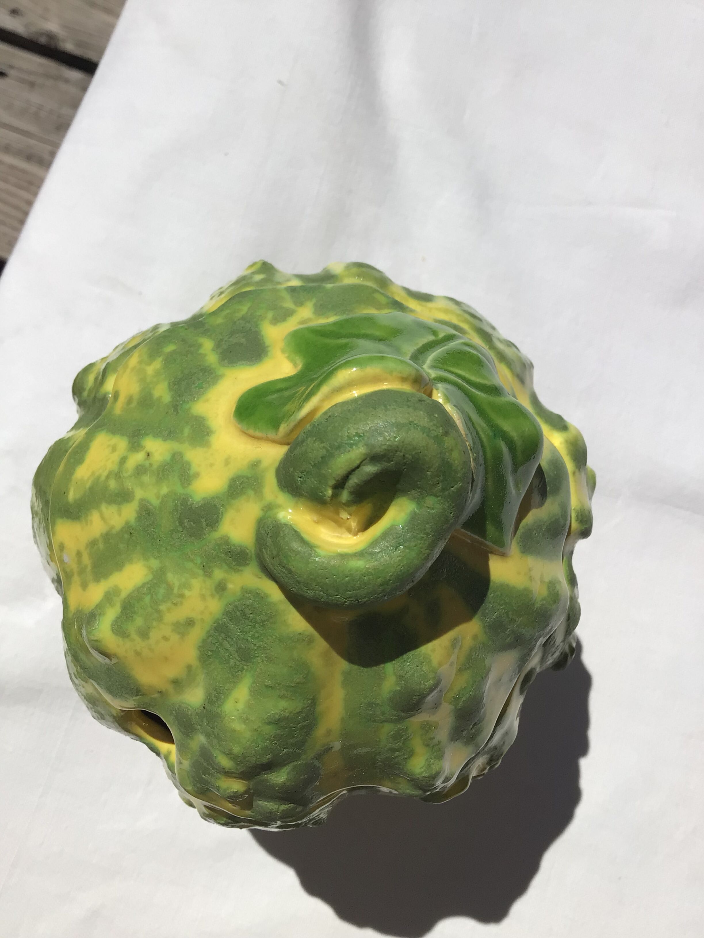Slip coloquinte pot with lid height 17cm