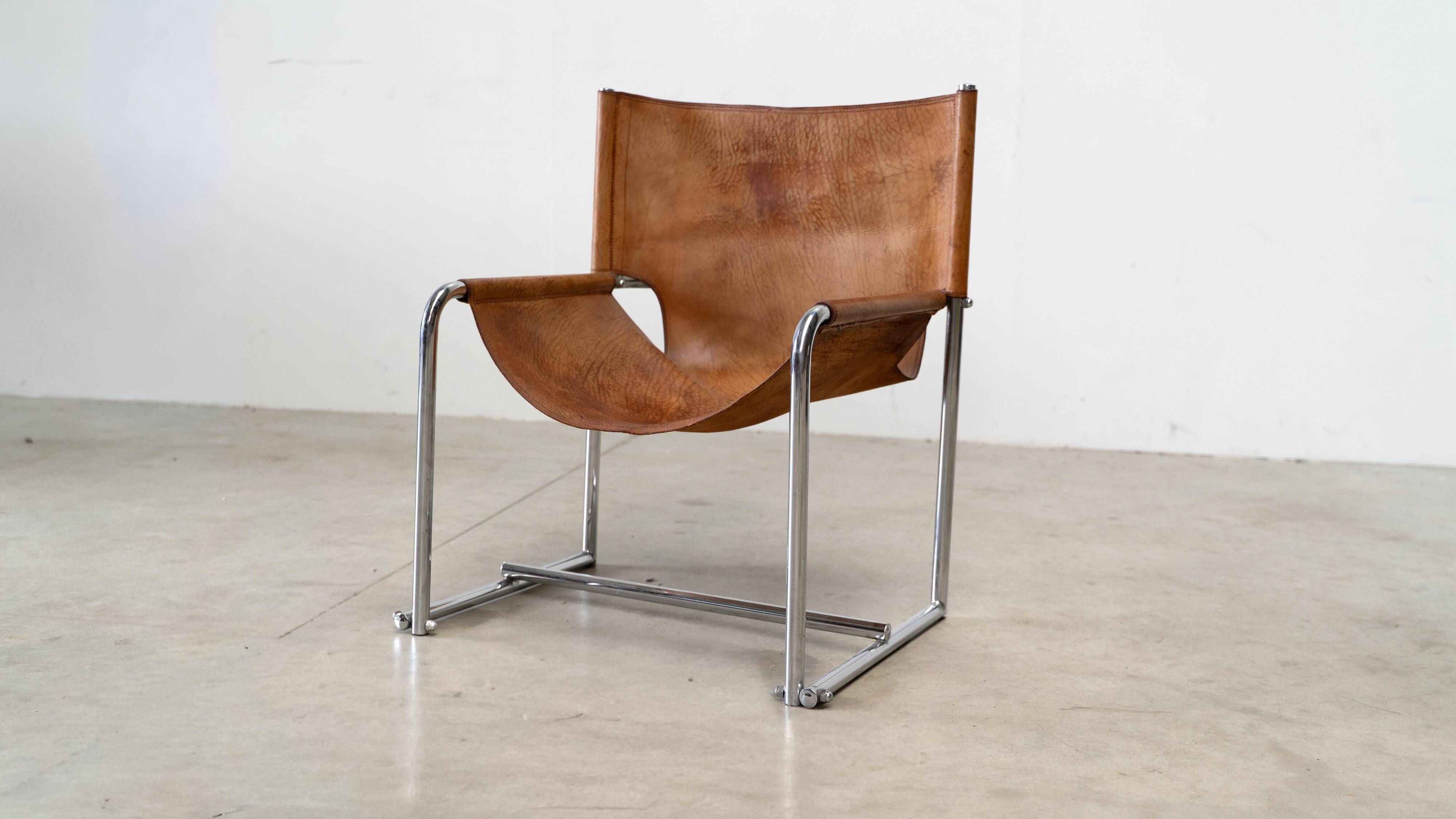 Fauteuil simple en cuir italien