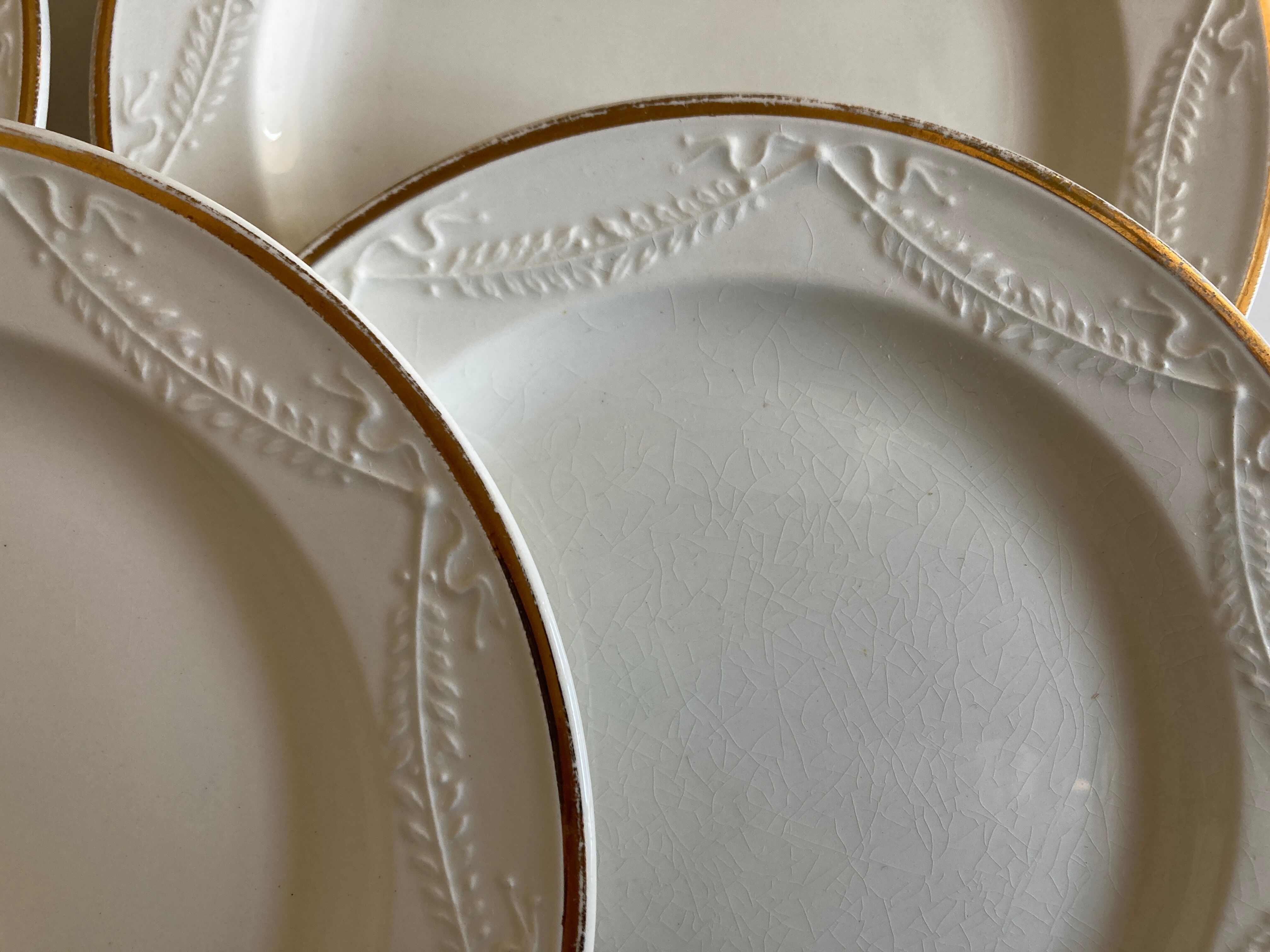 Set of 7 neo-classical plates directoire fine earthenware from Gien 19th