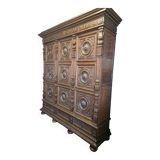 Flemish 3-door oak wardrobe