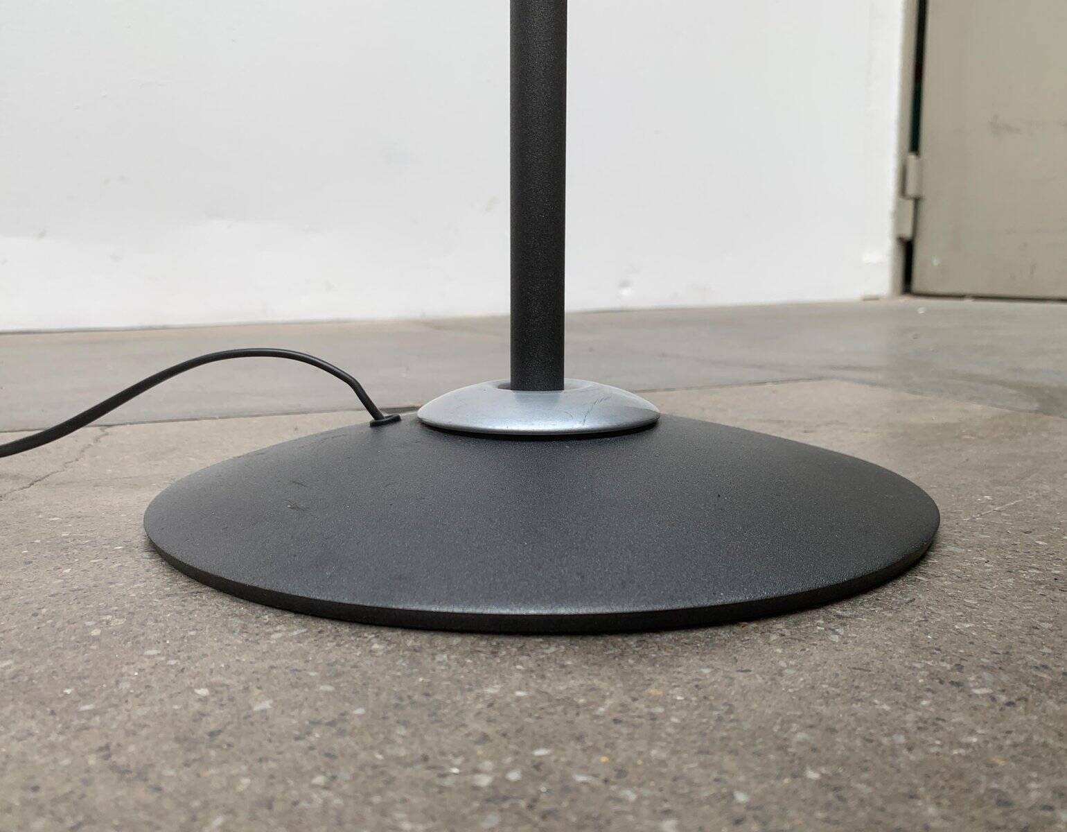 Vintage postmodern floor lamp in Italian glass by Lucente.