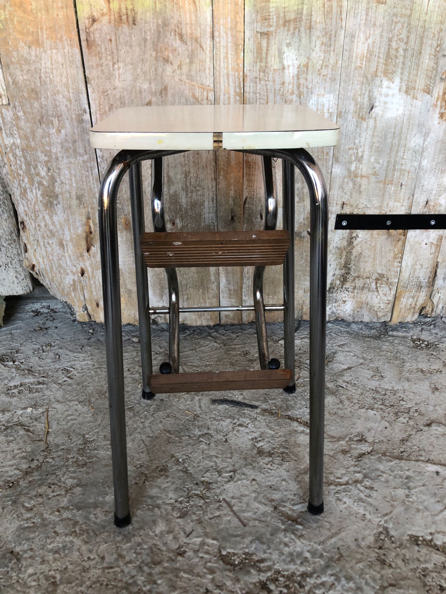 Stepladder stool formica