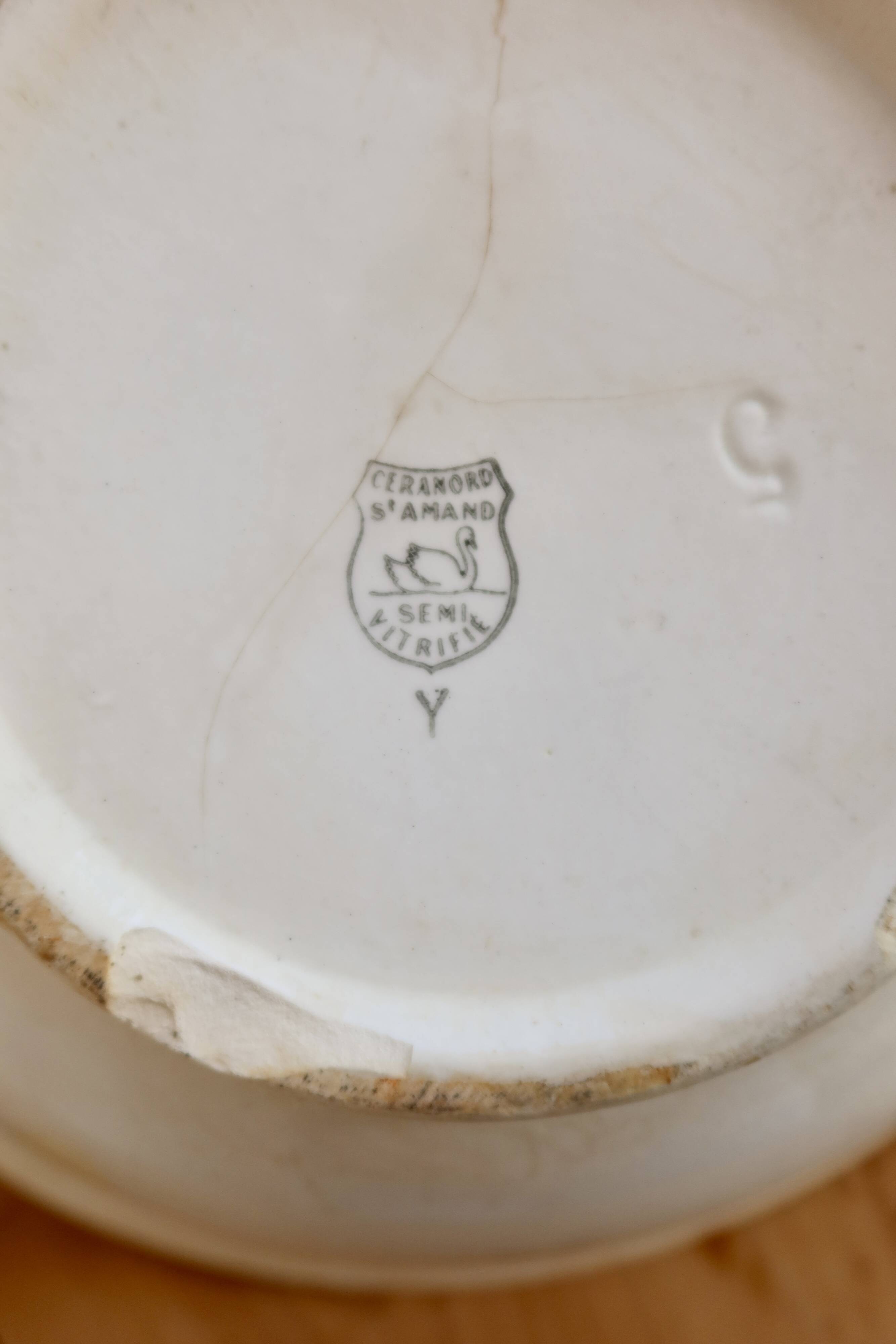 Old earthenware salad bowl Céranord Saint-Amand – Red and blue rim