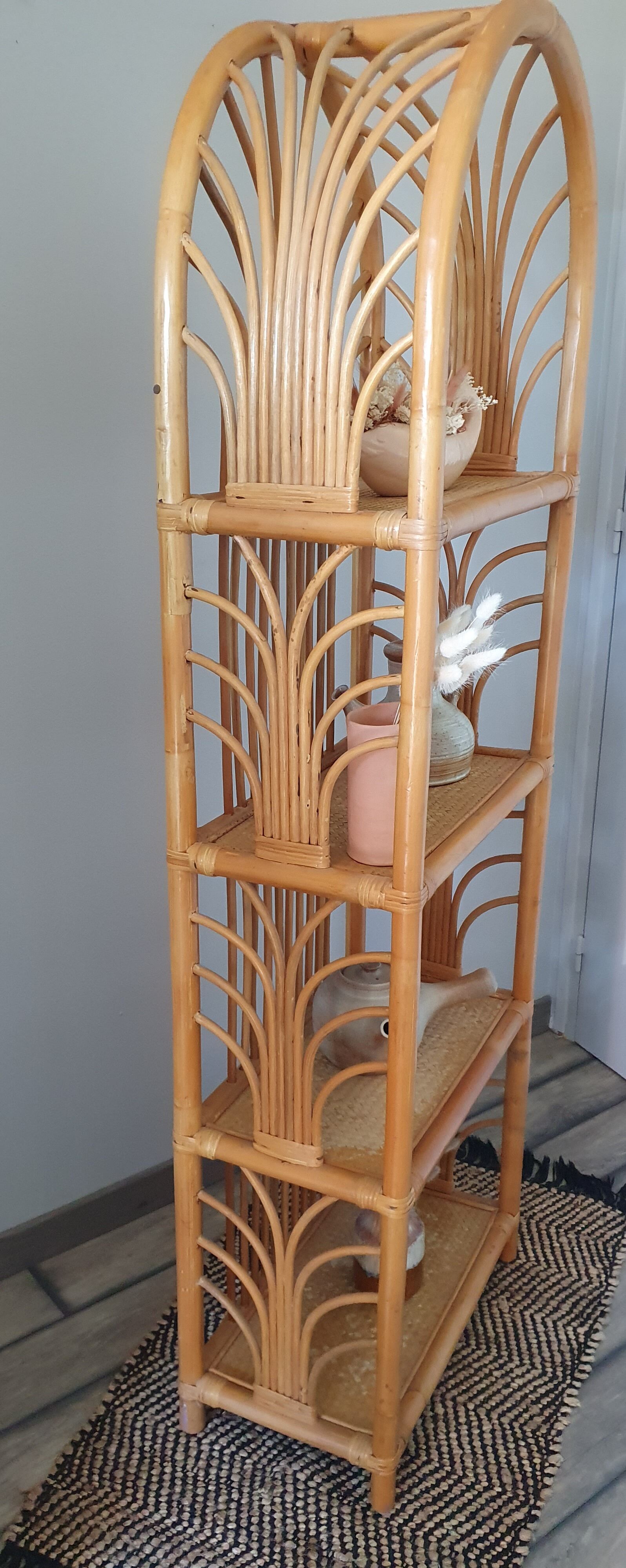 Etagère en rotin