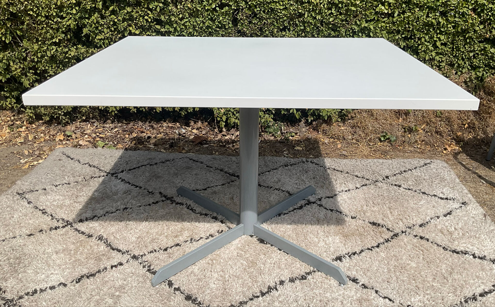 Ensemble Robert Mallet Stevens table à manger et 5 chaises