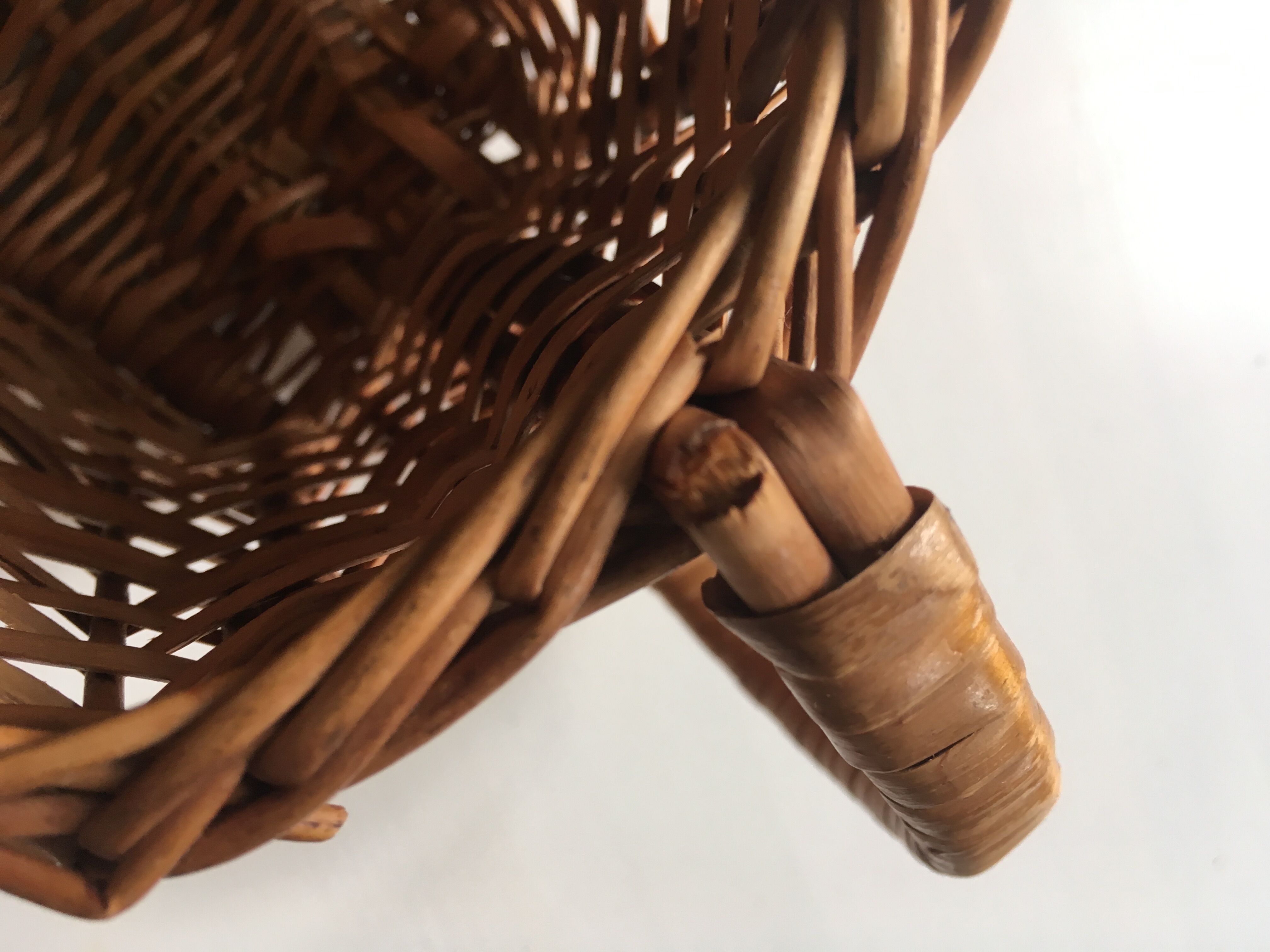 Rattan bottle basket