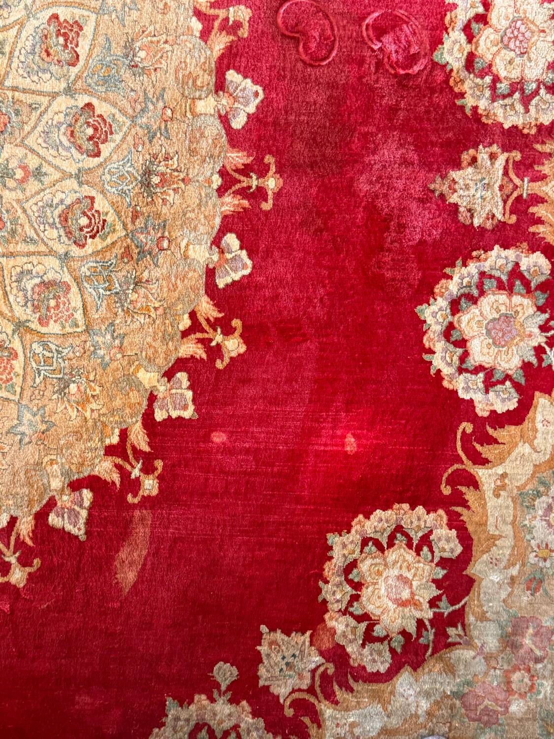 Extra fine Ghoum carpet from Iran in silk, signed Bahrami.