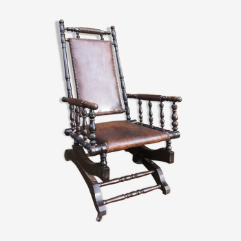 Rocking chair bois noirci